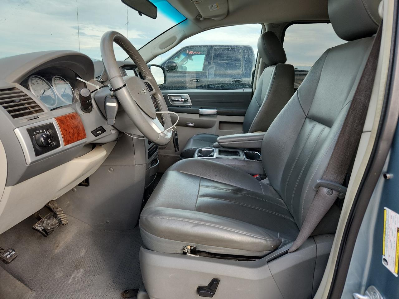 2008 Chrysler Town & Country Touring VIN: 2A8HR54PX8R838866 Lot: 87128395