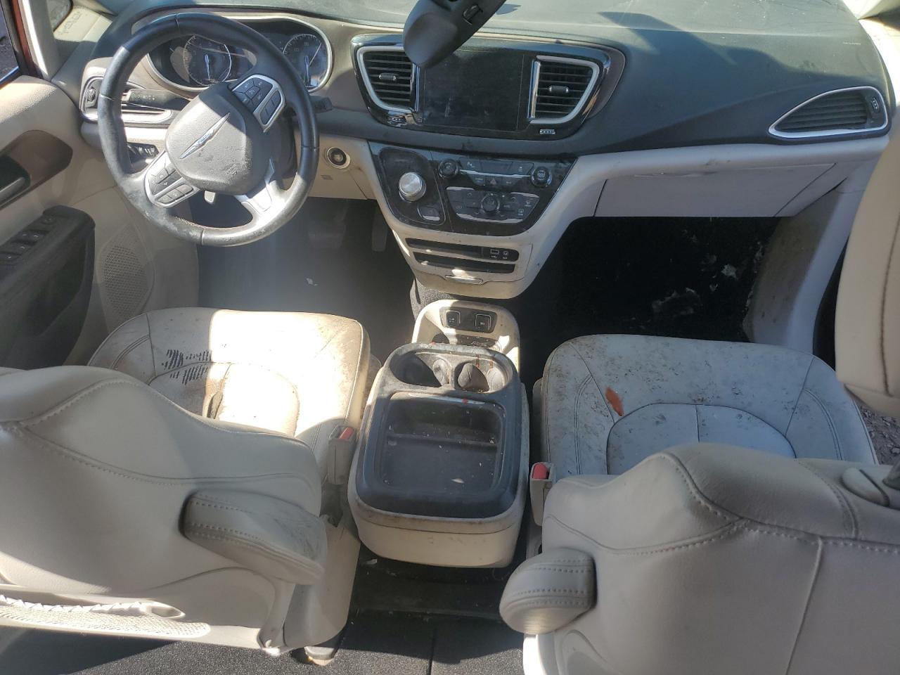 2017 Chrysler Pacifica Touring L VIN: 2C4RC1BG2HR570808 Lot: 85147815