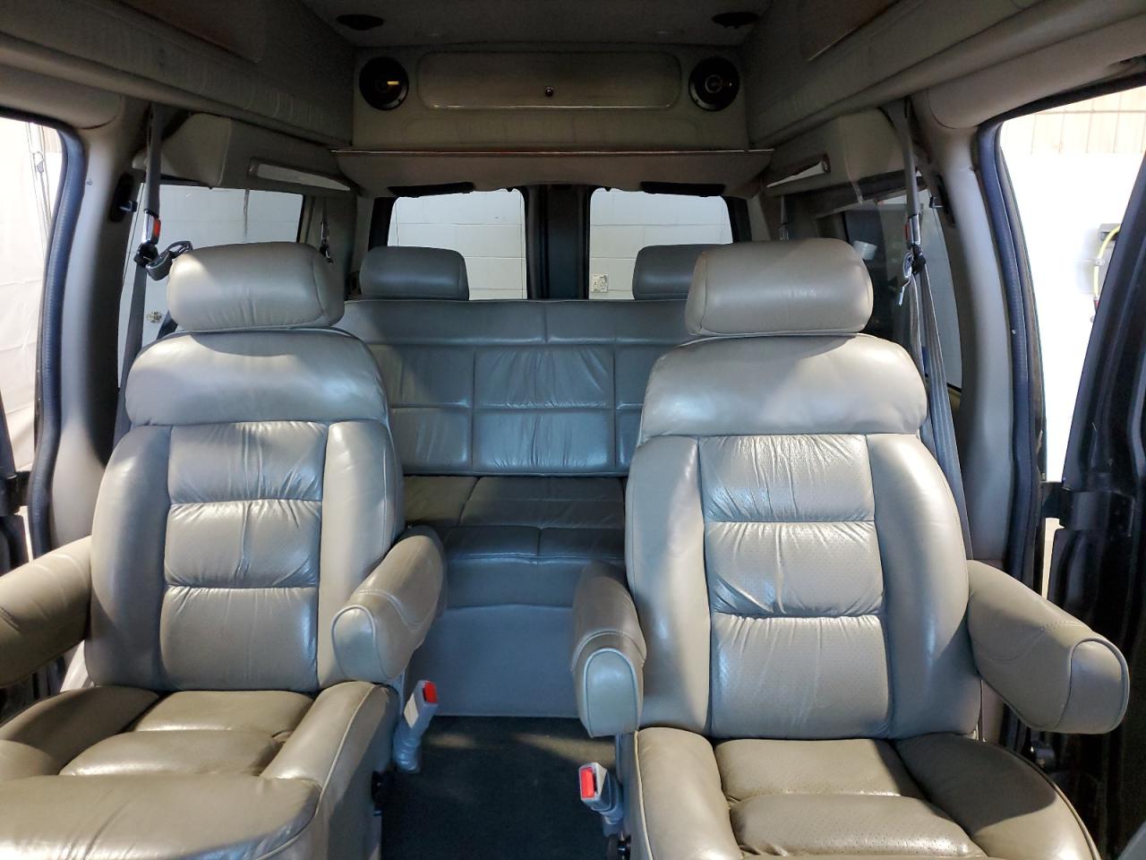 2004 Chevrolet Express G1500 VIN: 1GBFG15T341159307 Lot: 84900495