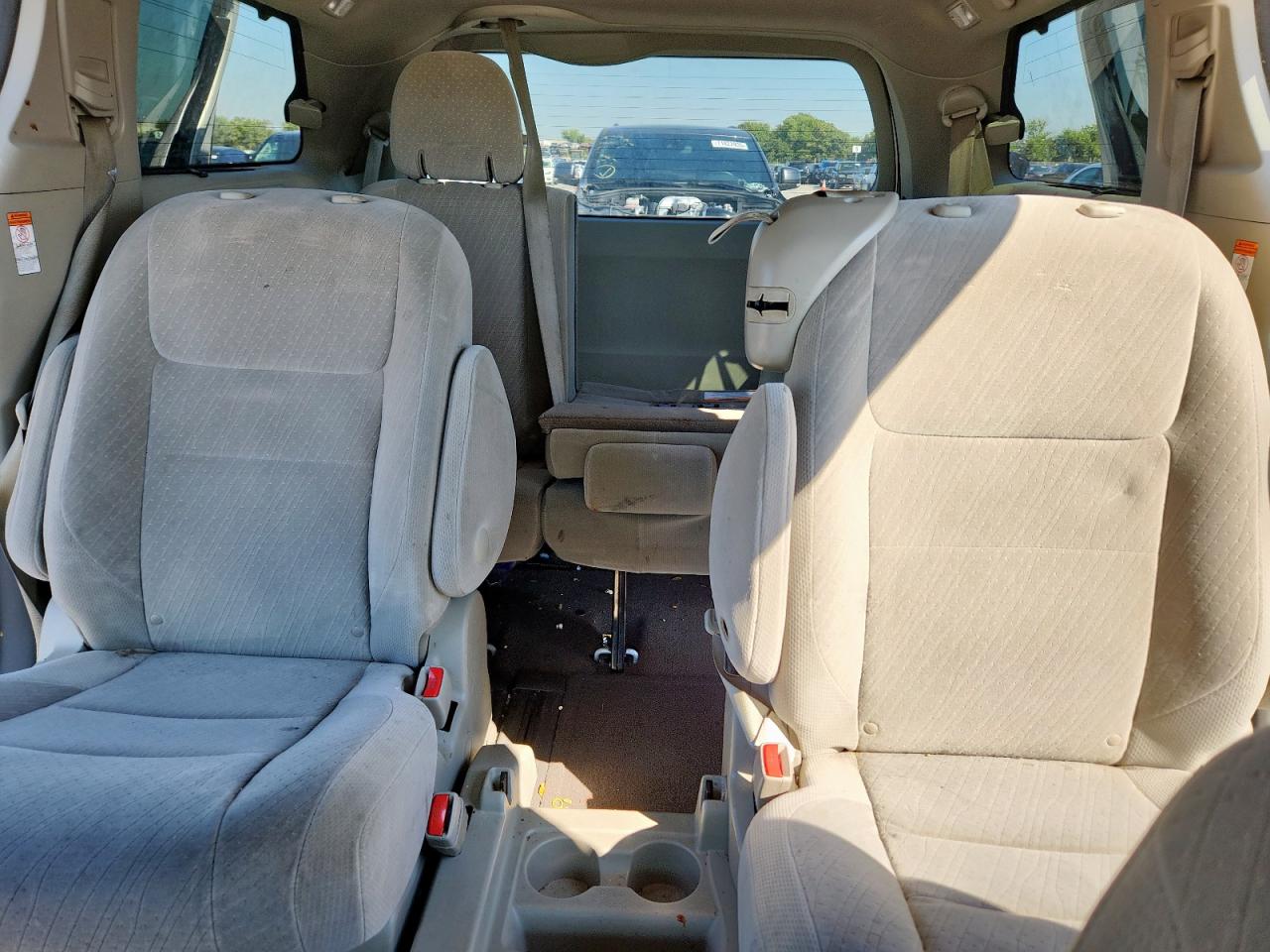 2017 Toyota Sienna Le VIN: 5TDKZ3DC7HS842234 Lot: 82198575