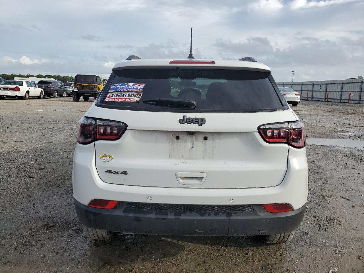 2025 Jeep Compass Latitude VIN: 3C4NJDBNXST527083 Lot: 81988165