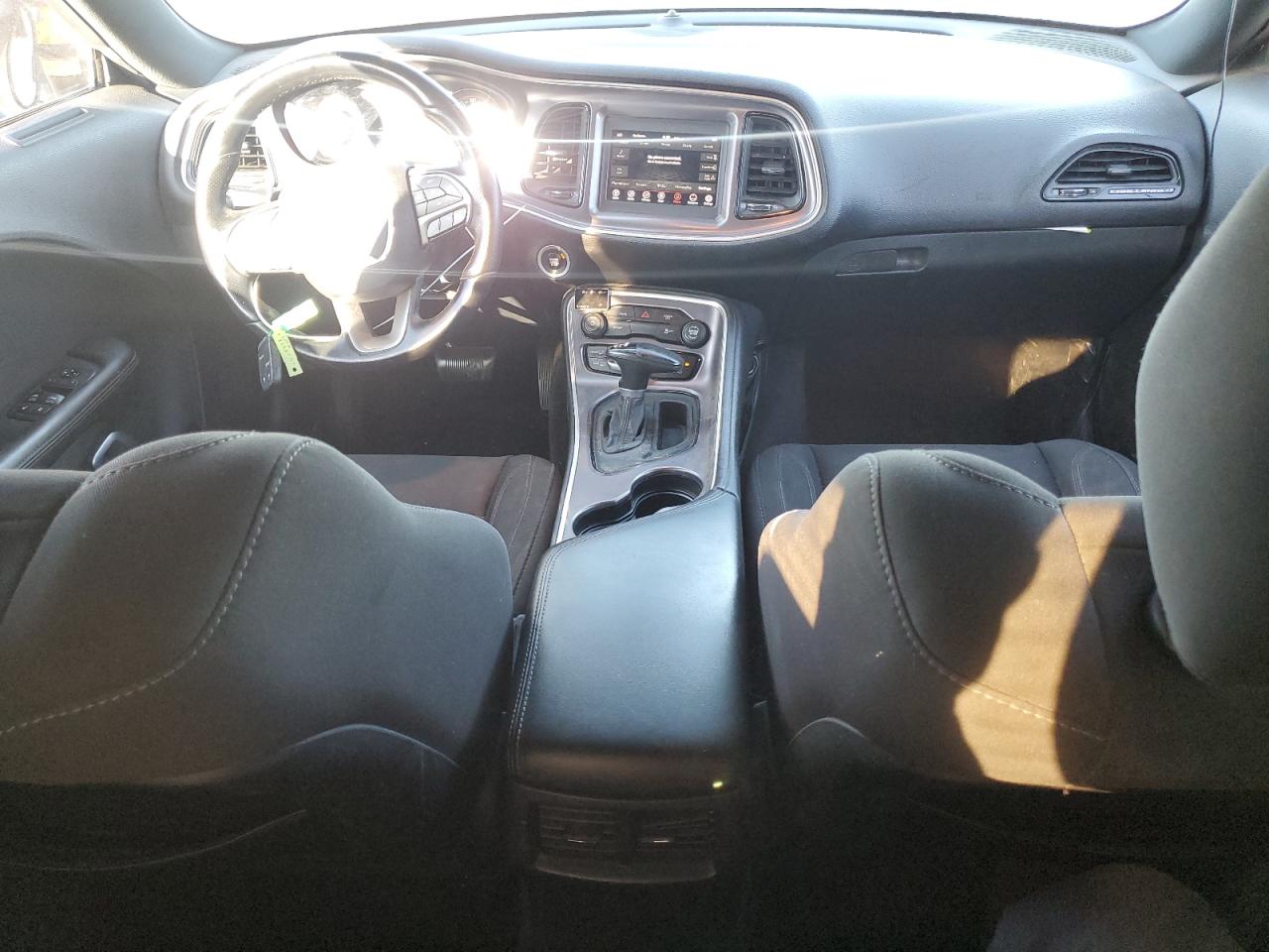 2019 Dodge Challenger Sxt VIN: 2C3CDZAG5KH501261 Lot: 82255865