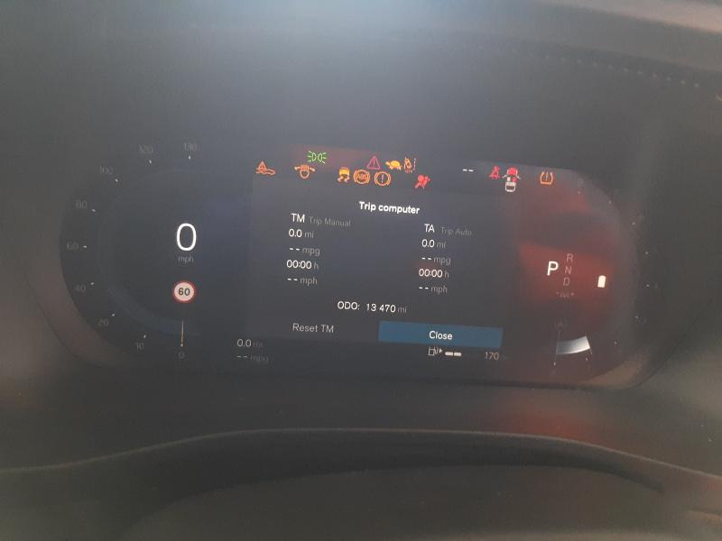 2024 VOLVO XC40 2.0 B4P PLUS DARK 5DR AUTO