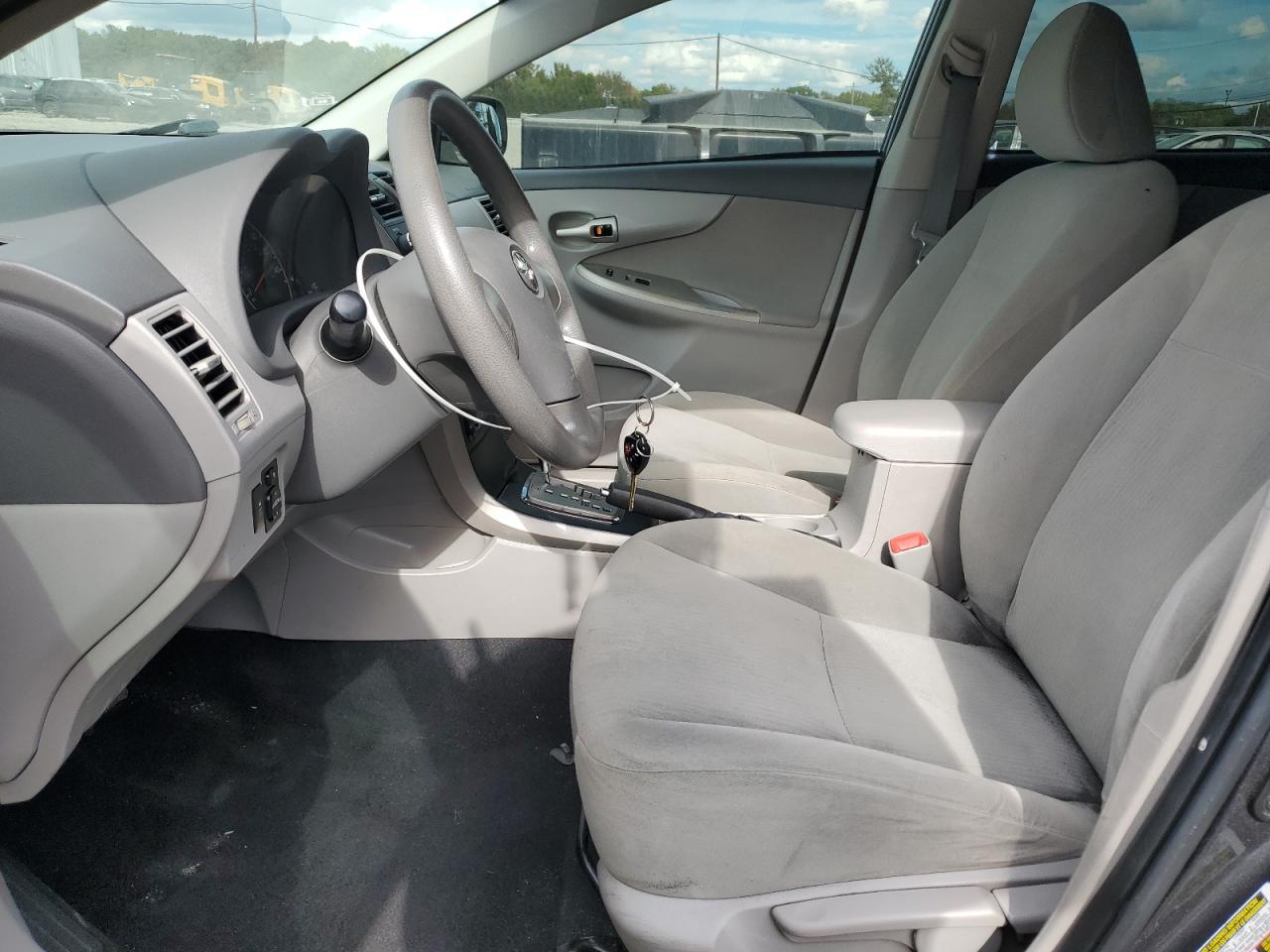 2010 Toyota Corolla Base VIN: 2T1BU4EEXAC304940 Lot: 85704875