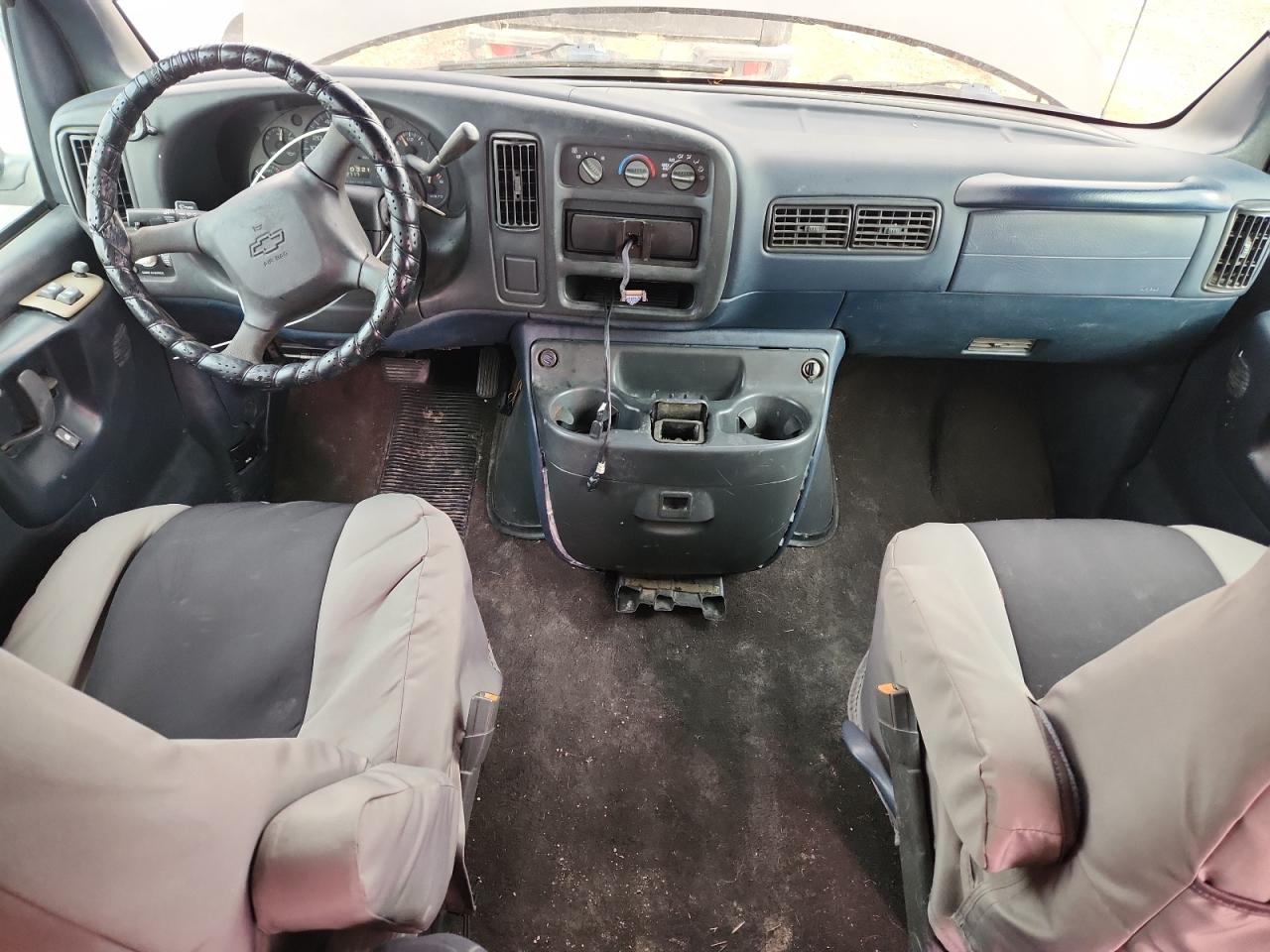 2000 Chevrolet Express G1500 VIN: 1GNFG15R4Y1142450 Lot: 87472845