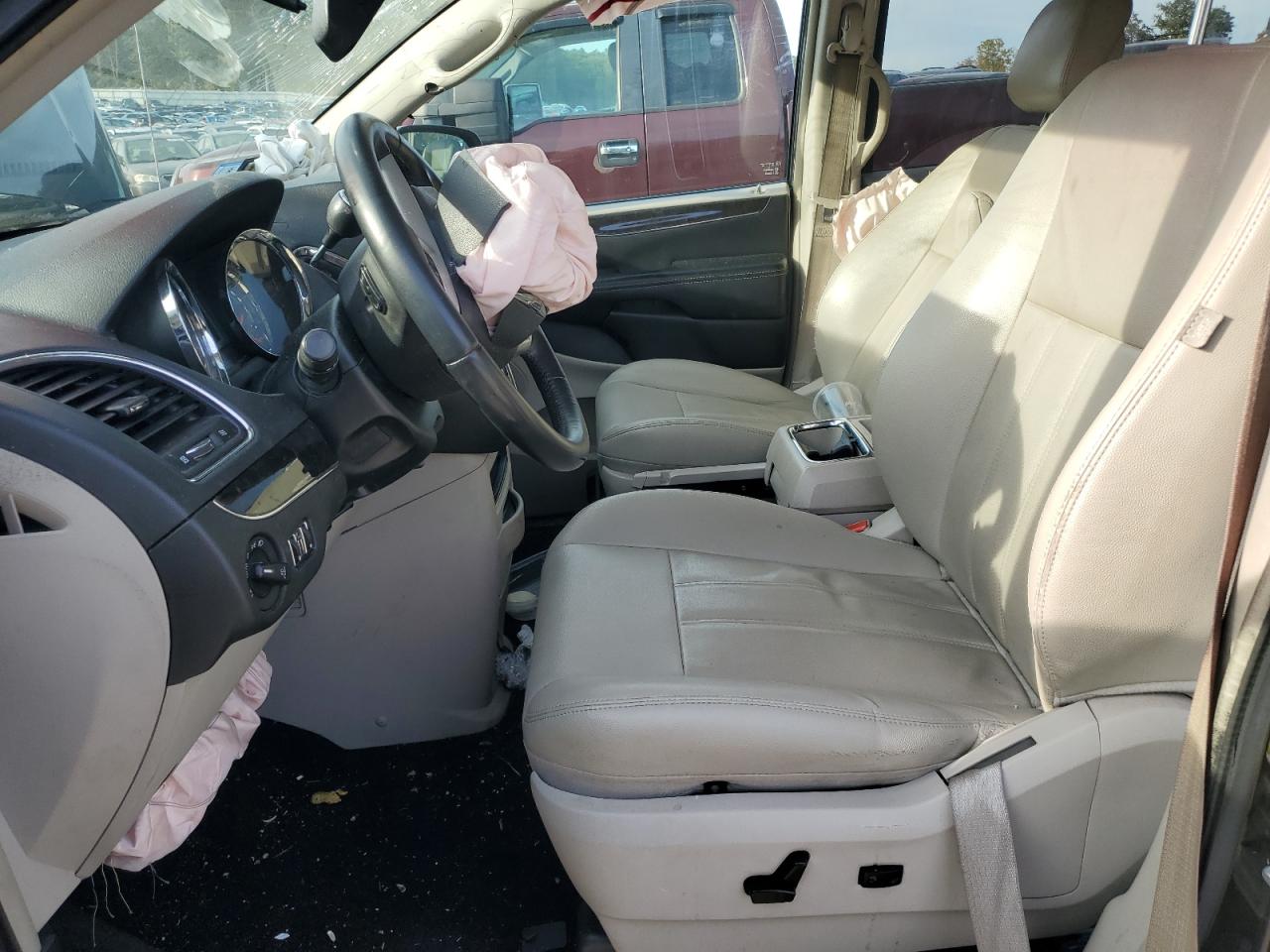 2015 Chrysler Town & Country Touring VIN: 2C4RC1BG8FR628451 Lot: 84773025