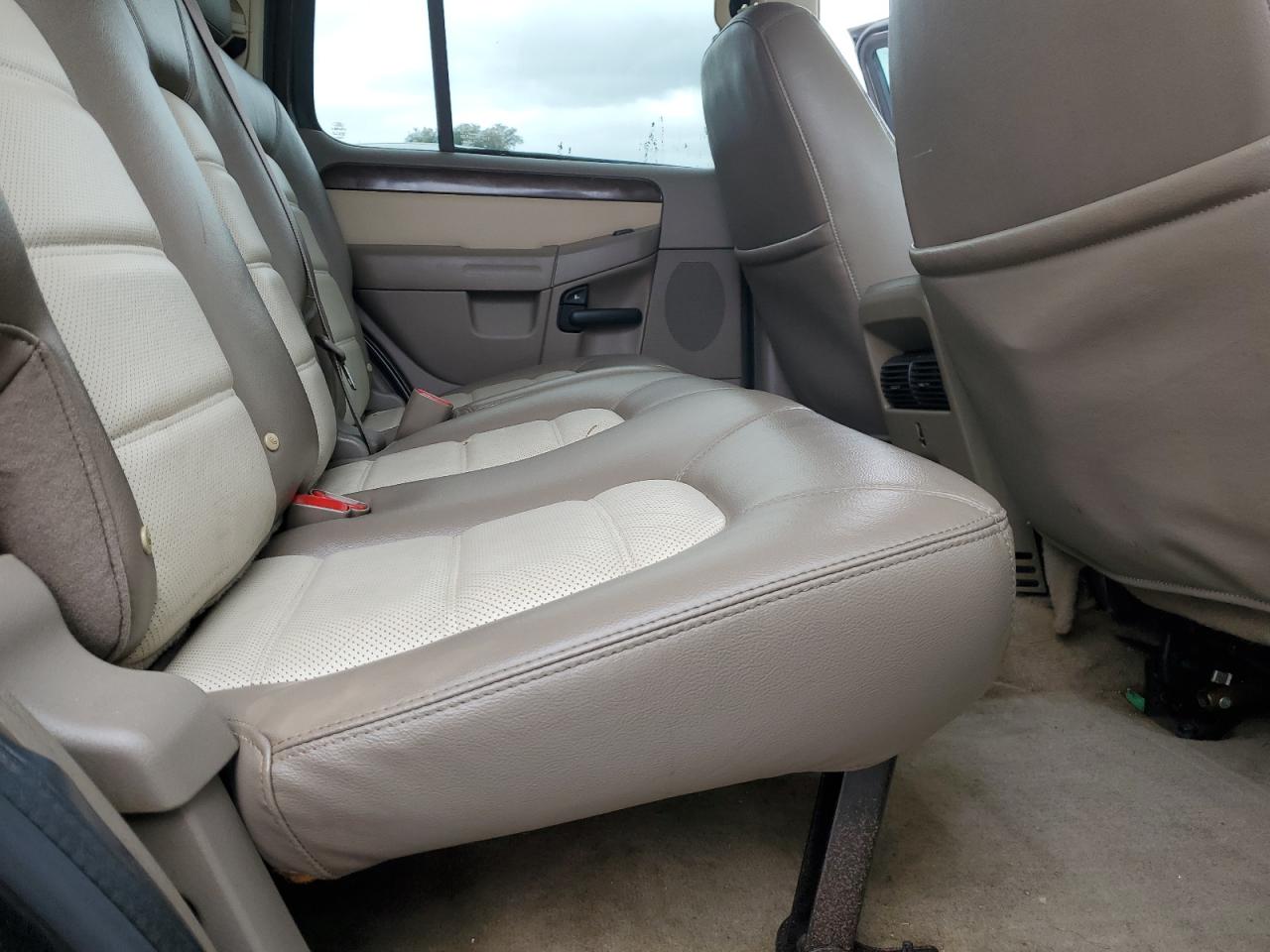 2005 Ford Explorer Eddie Bauer VIN: 1FMZU74E35UA54883 Lot: 85176865