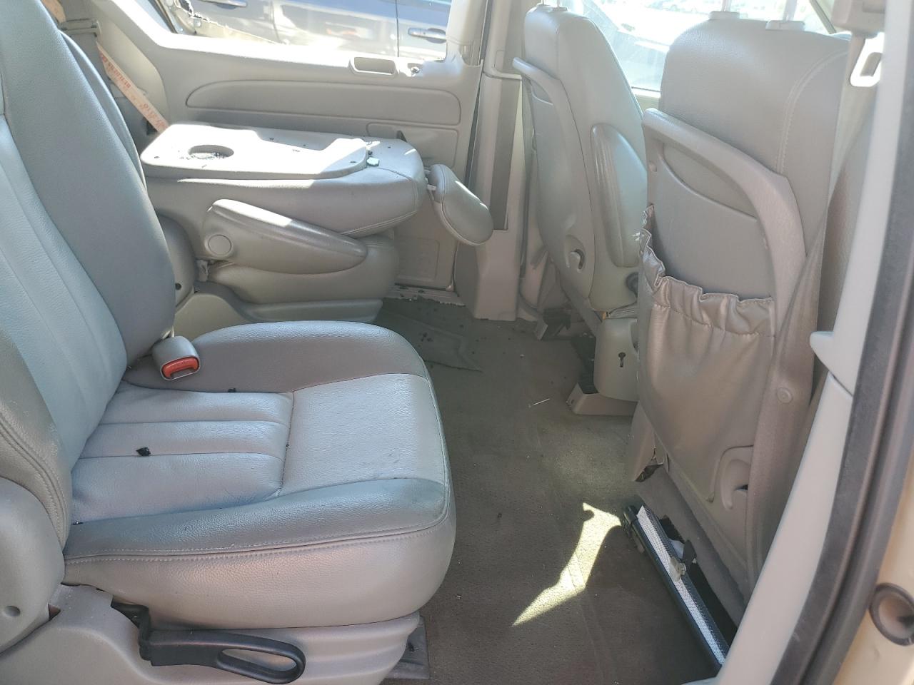 2005 Dodge Caravan Sxt VIN: 1D4GP45R95B287135 Lot: 85000655