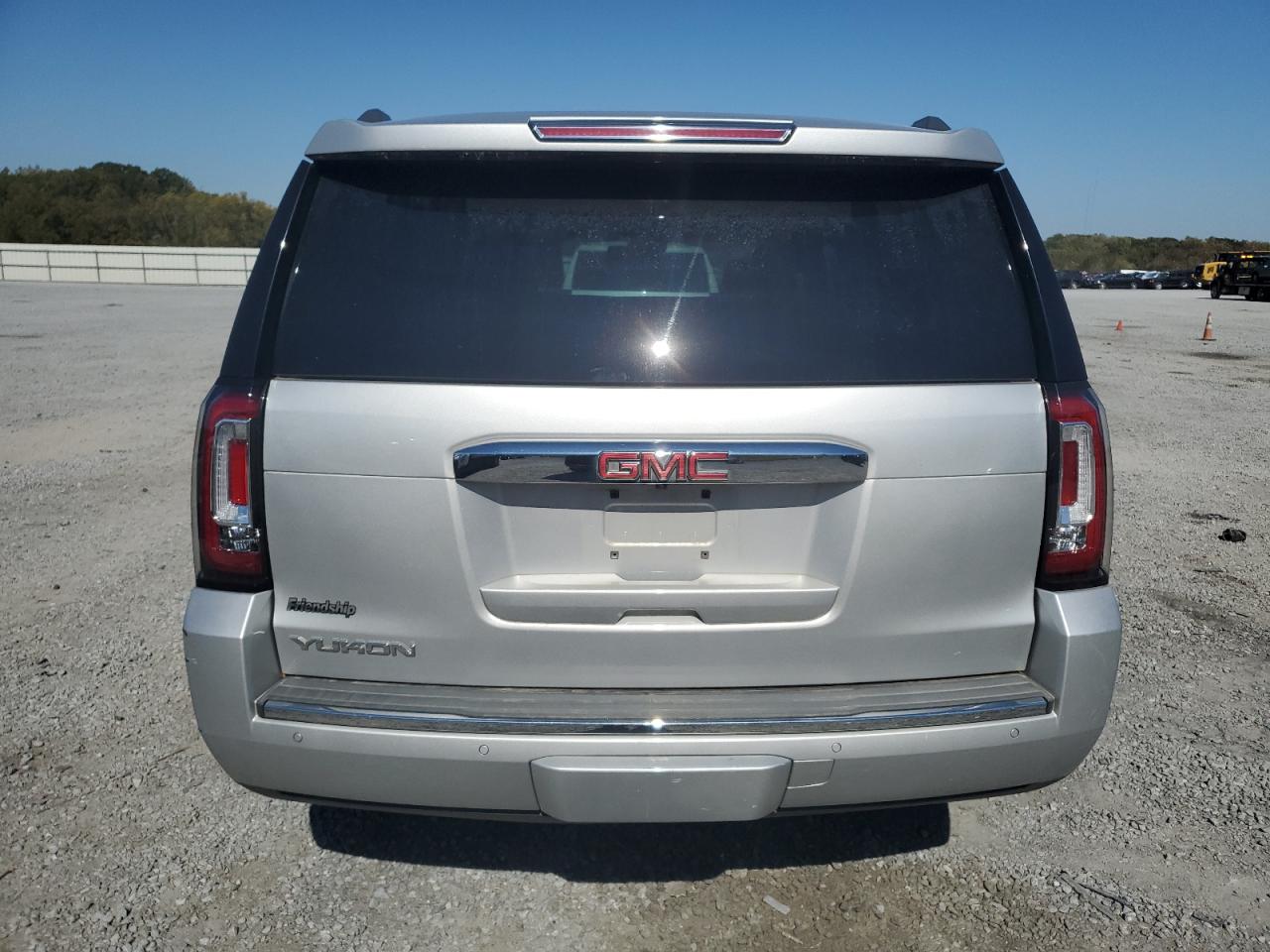 2017 GMC Yukon Denali VIN: 1GKS2CKJ0HR287233 Lot: 87413165