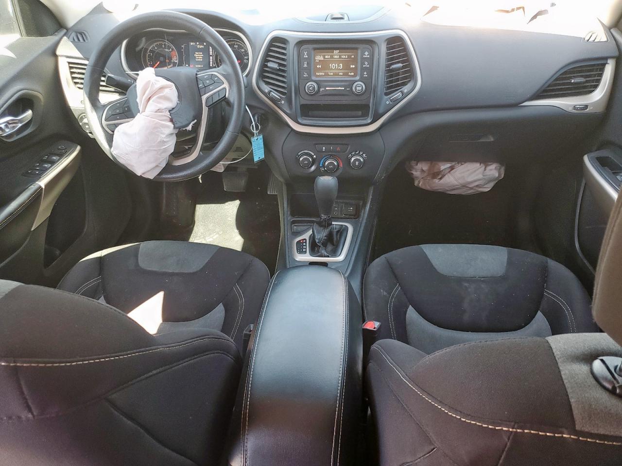 2018 Jeep Cherokee Latitude VIN: 1C4PJLCB3JD537238 Lot: 82436455