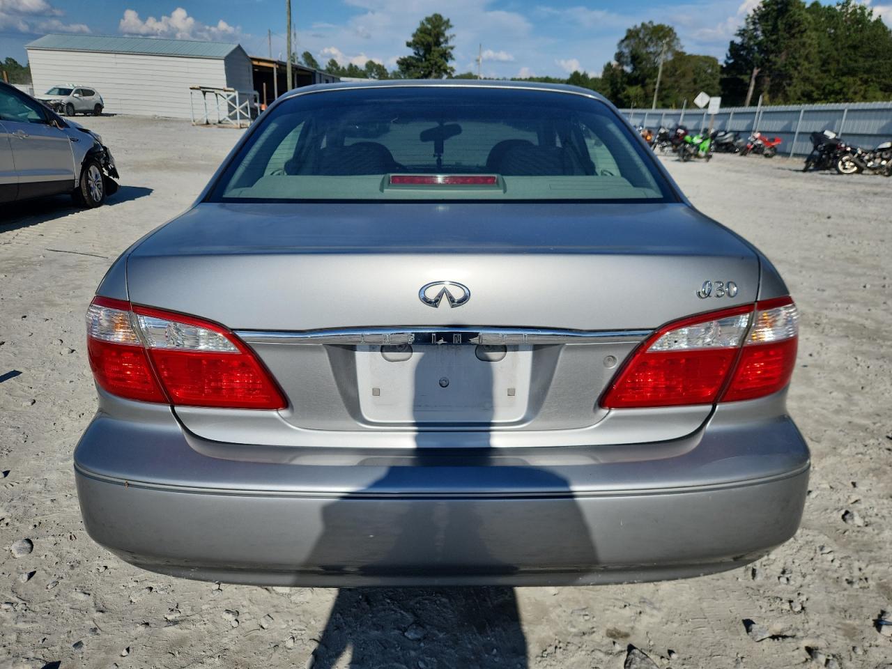 2000 Infiniti I30 VIN: JNKCA31A6YT205785 Lot: 85593785