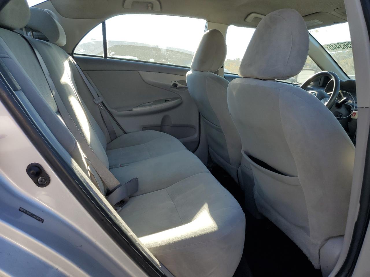 2010 Toyota Corolla Base VIN: 2T1BU4EE3AC367927 Lot: 82563445
