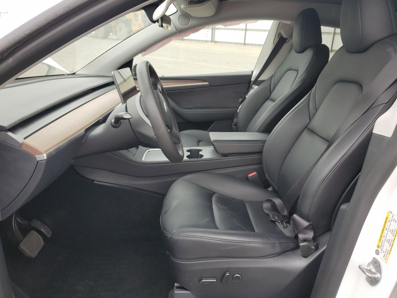 2024 Tesla Model Y VIN: 7SAYGDEE3RF031559 Lot: 86495325