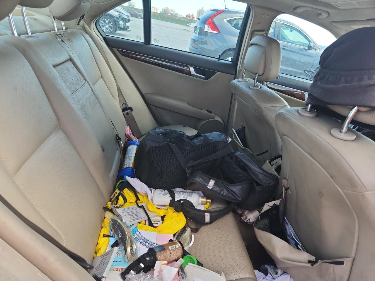 2014 Mercedes-Benz C 250 VIN: WDDGF4HB4ER302877 Lot: 82401525