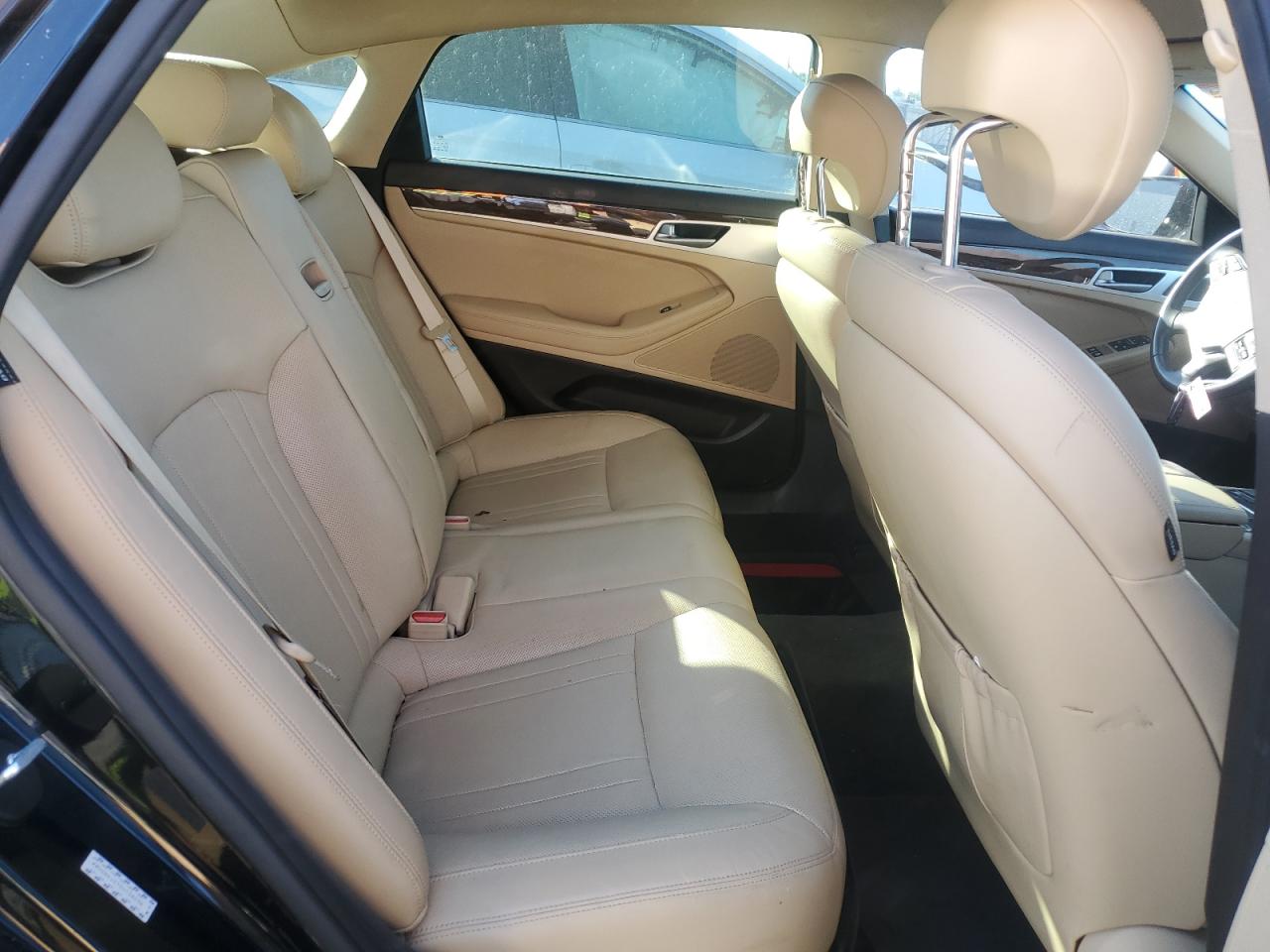 2016 Hyundai Genesis 3.8L VIN: KMHGN4JE7GU108034 Lot: 82483265