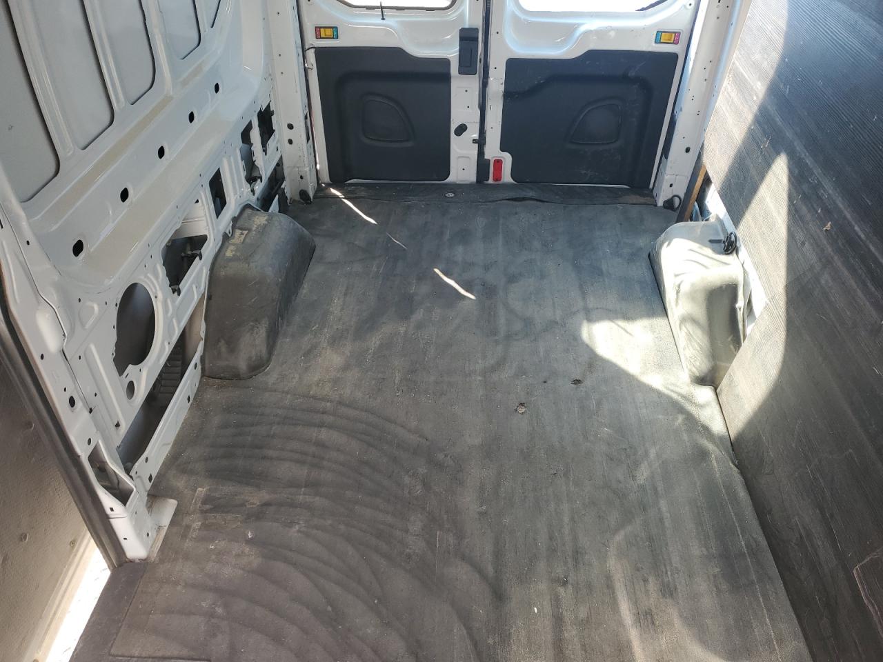 2019 Ford Transit Delivery Van VIN: 1FTYR2CM8KKB37746 Lot: 87208365