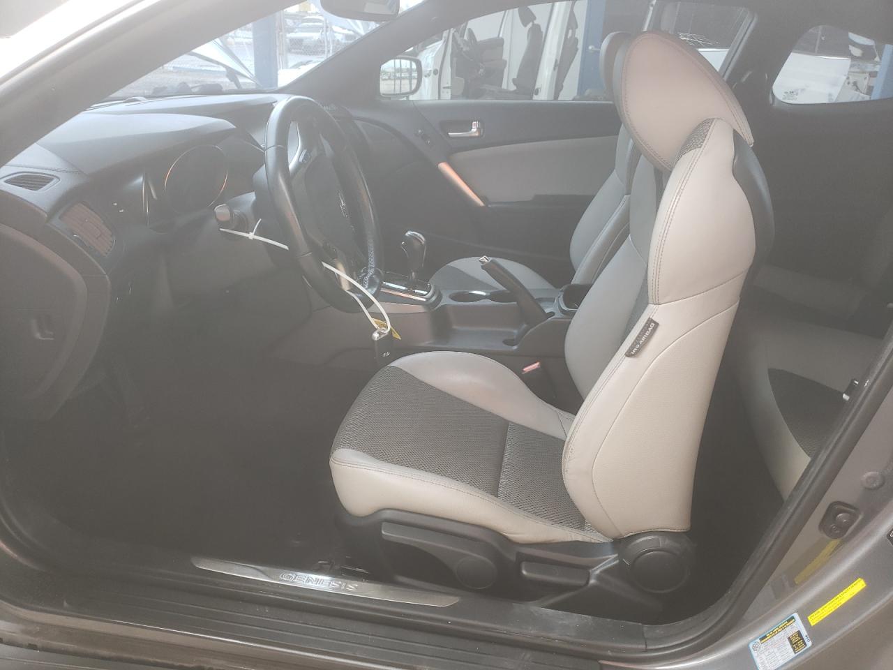 2016 Hyundai Genesis Coupe 3.8L VIN: KMHHT6KJ2GU135076 Lot: 82278225