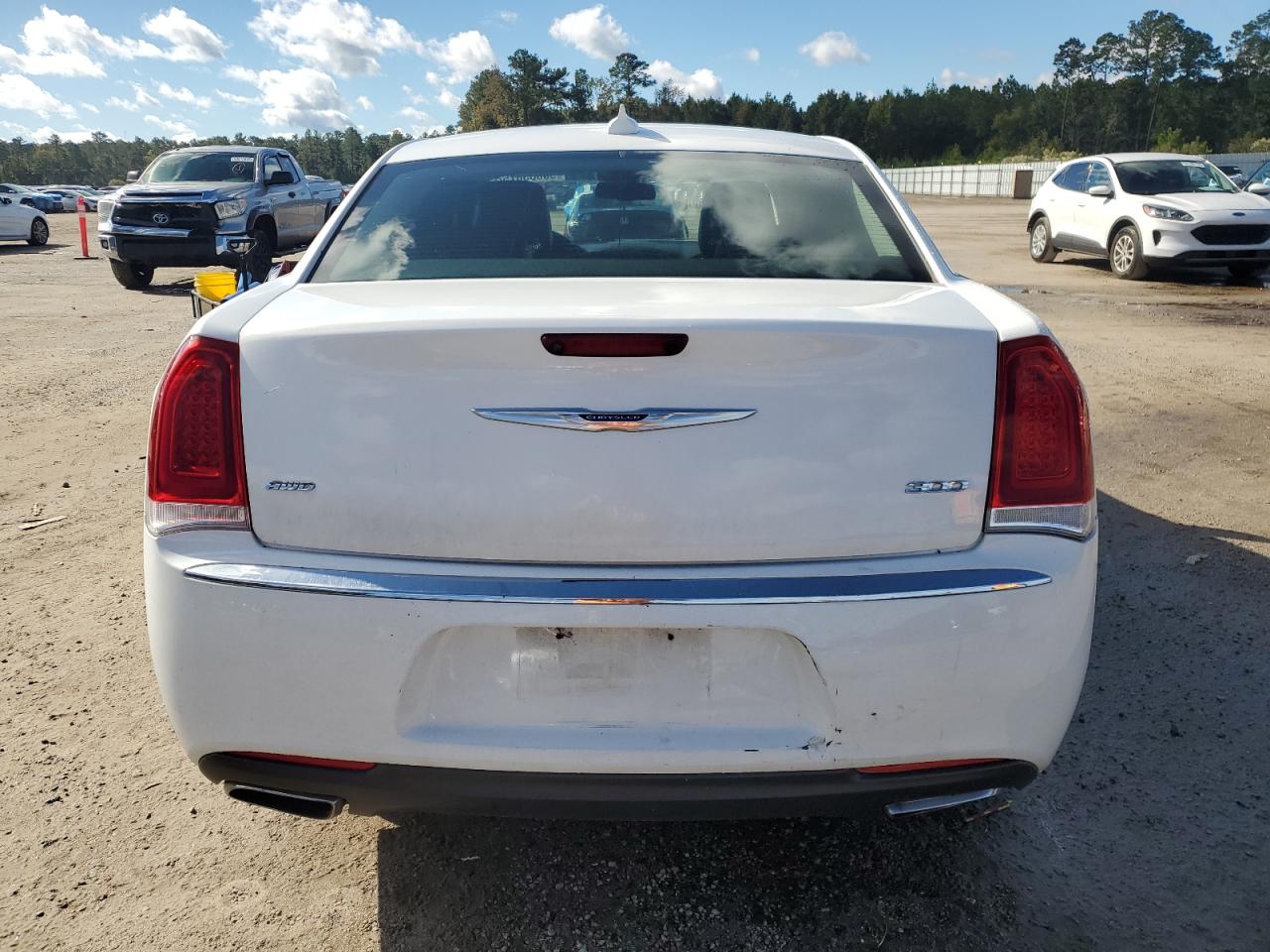 2017 Chrysler 300 Limited VIN: 2C3CCARGXHH610364 Lot: 90633875