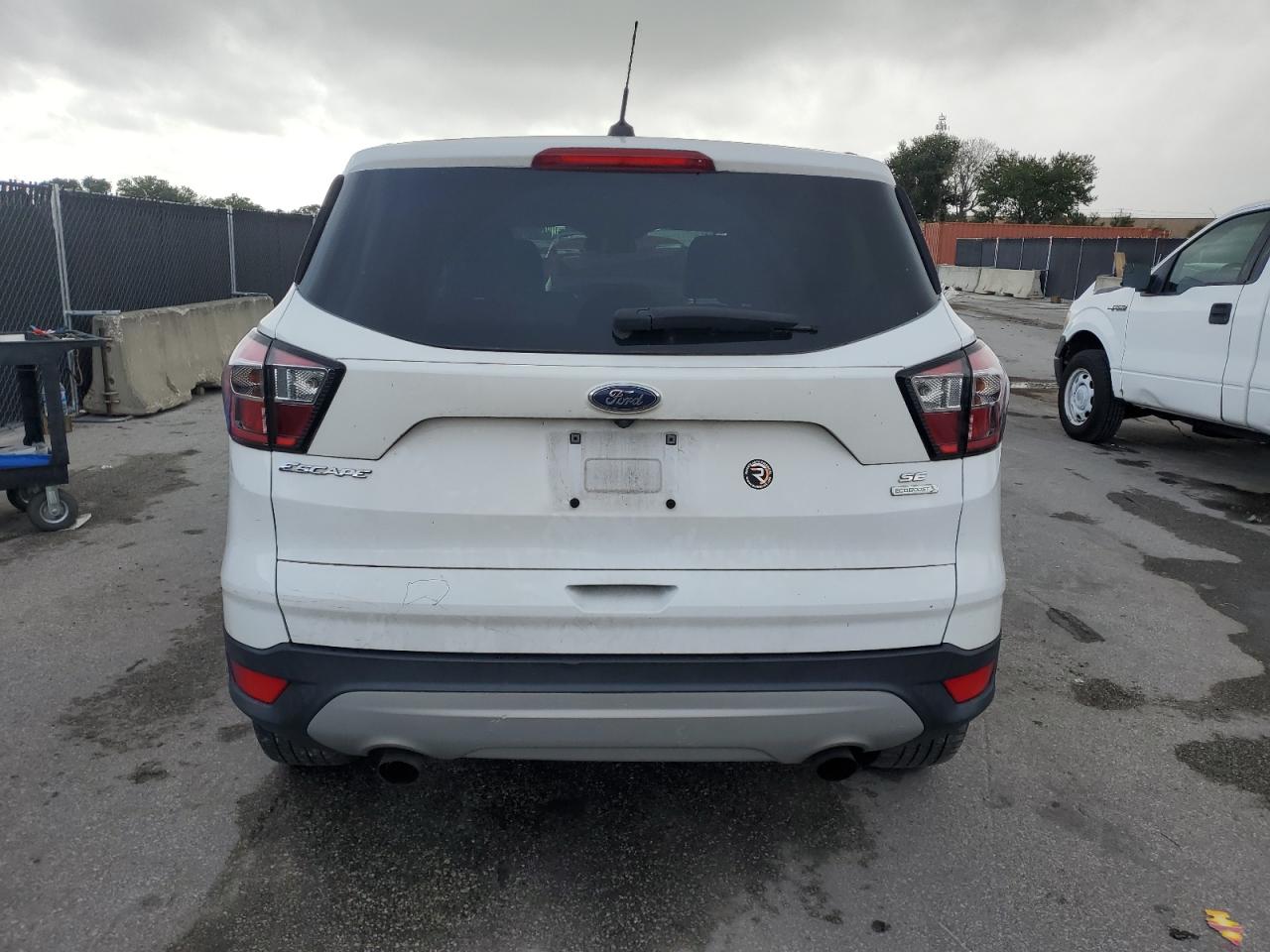 2017 Ford Escape Se VIN: 1FMCU0GDXHUC27884 Lot: 82214985