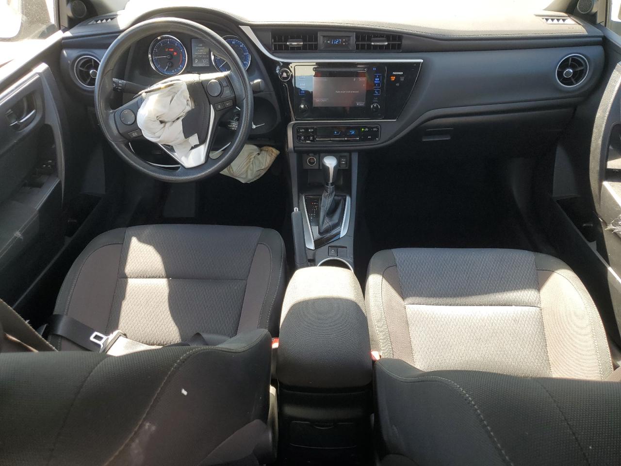 2017 Toyota Corolla L VIN: 2T1BURHE2HC796981 Lot: 84924385