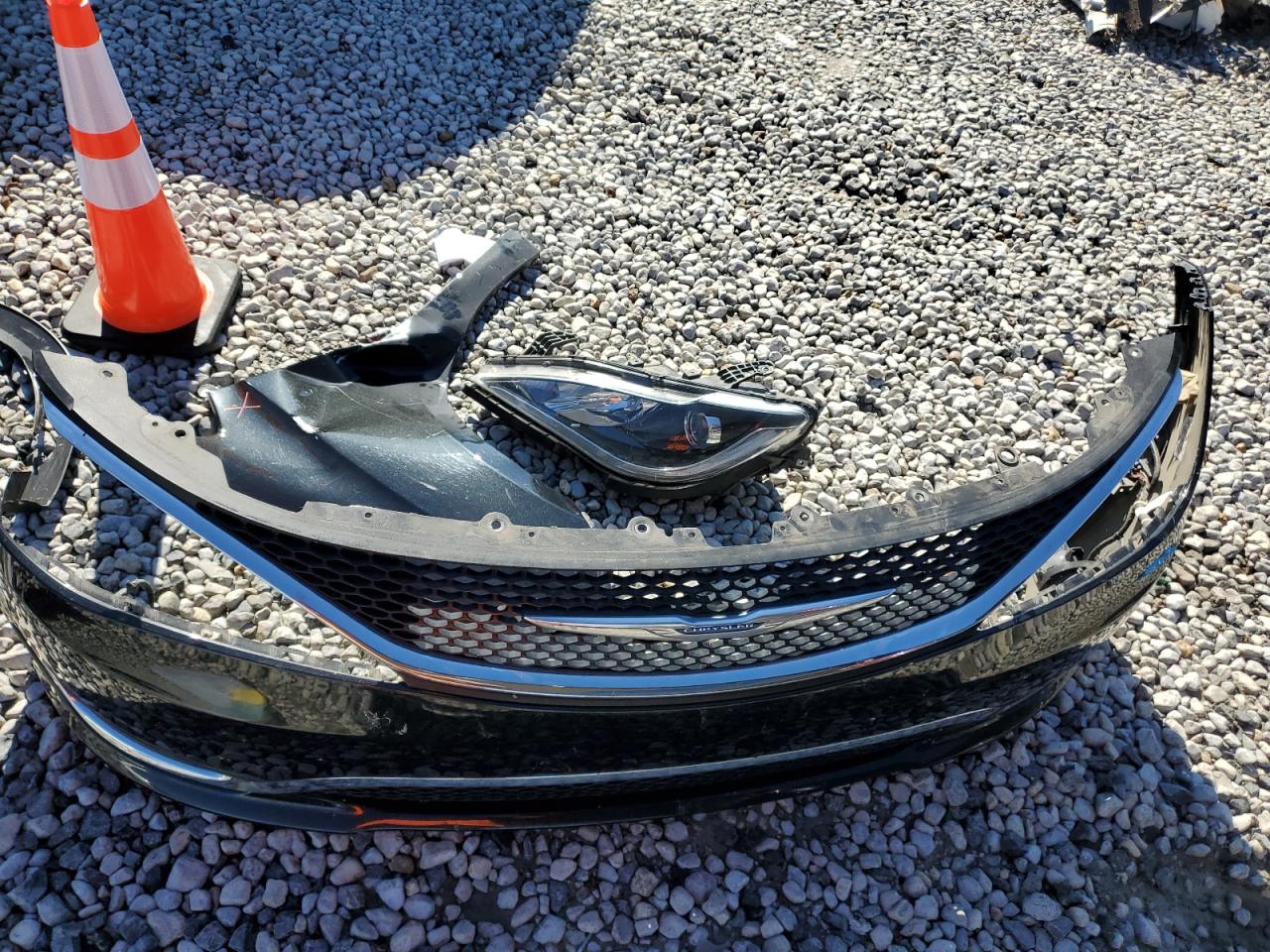 2018 Chrysler Pacifica Touring L VIN: 2C4RC1BGXJR141986 Lot: 90824515