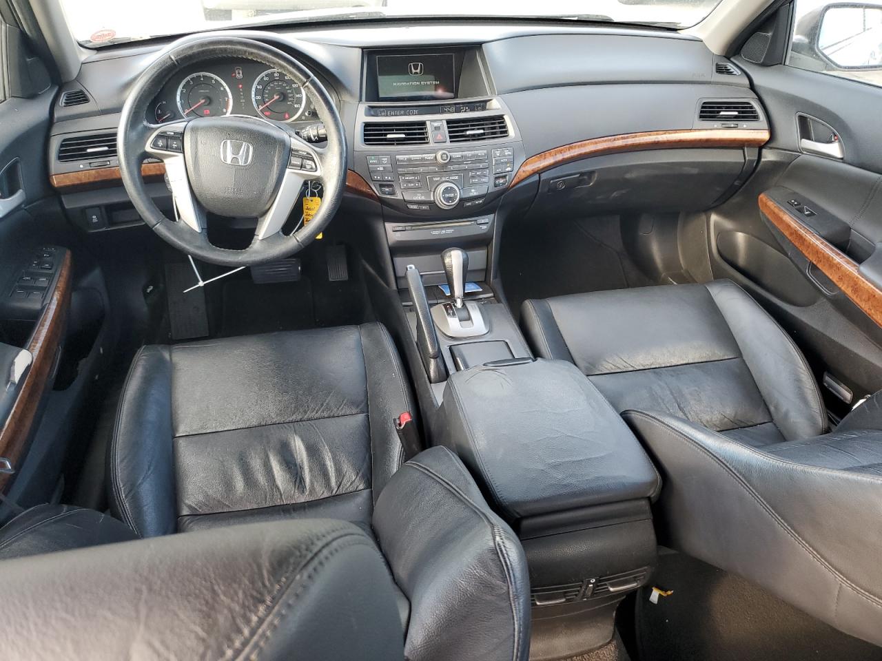 2011 Honda Accord Exl VIN: 1HGCP2F81BA031807 Lot: 81873085