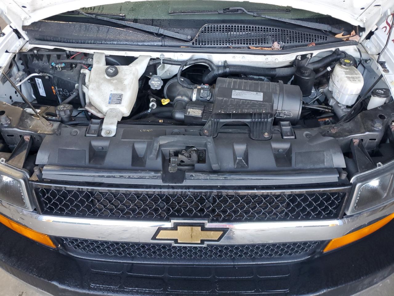 2018 Chevrolet Express 2500 Delivery Van VIN: 1GCWGAFG4J1907426 Lot: 90027015