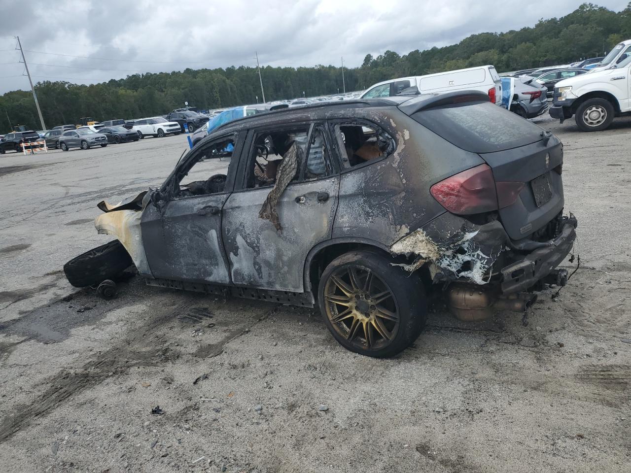 Фото: WBAVM1C58EVW53254