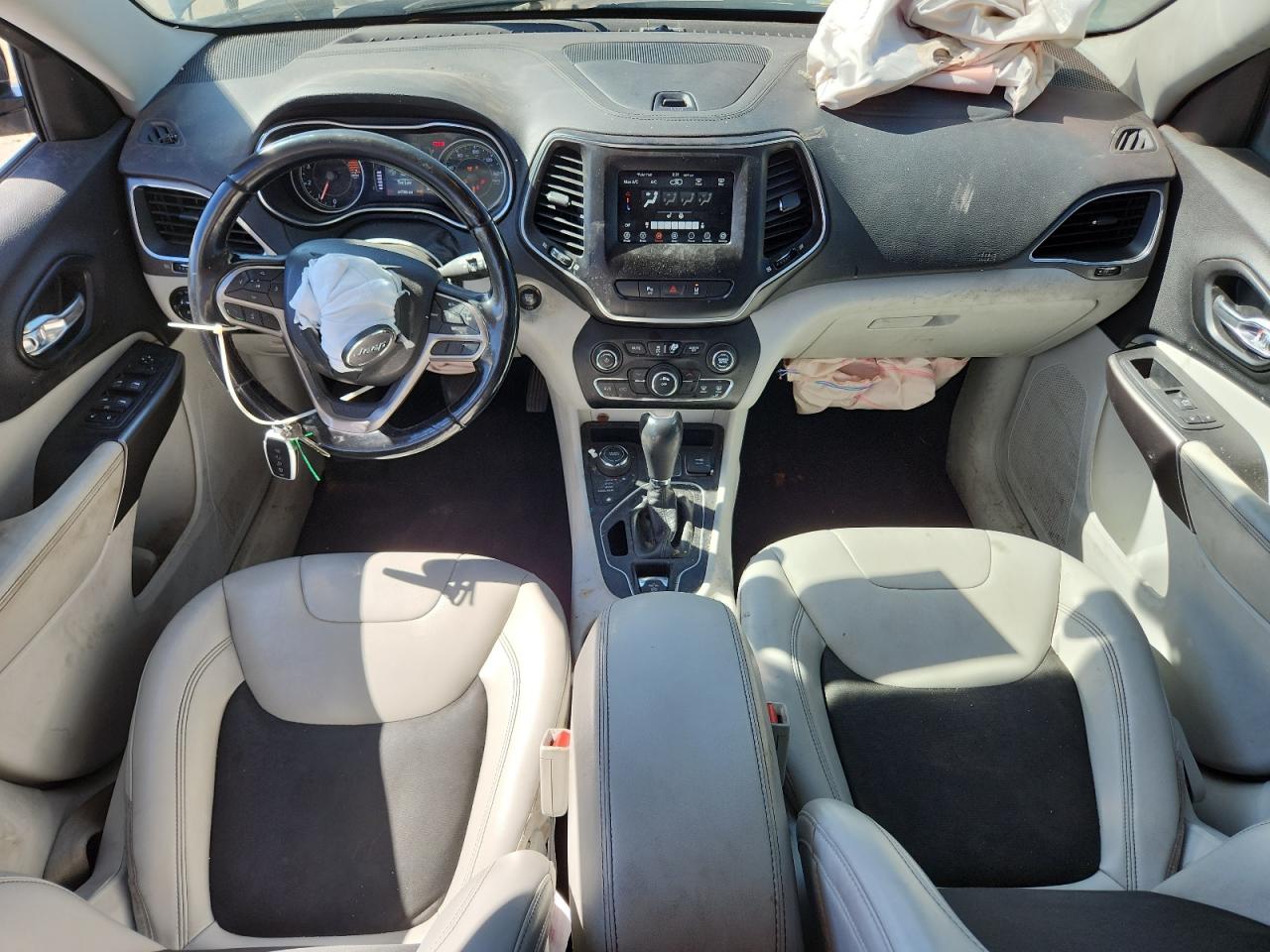 2021 Jeep Cherokee Latitude Plus VIN: 1C4PJMLB8MD118408 Lot: 84070055