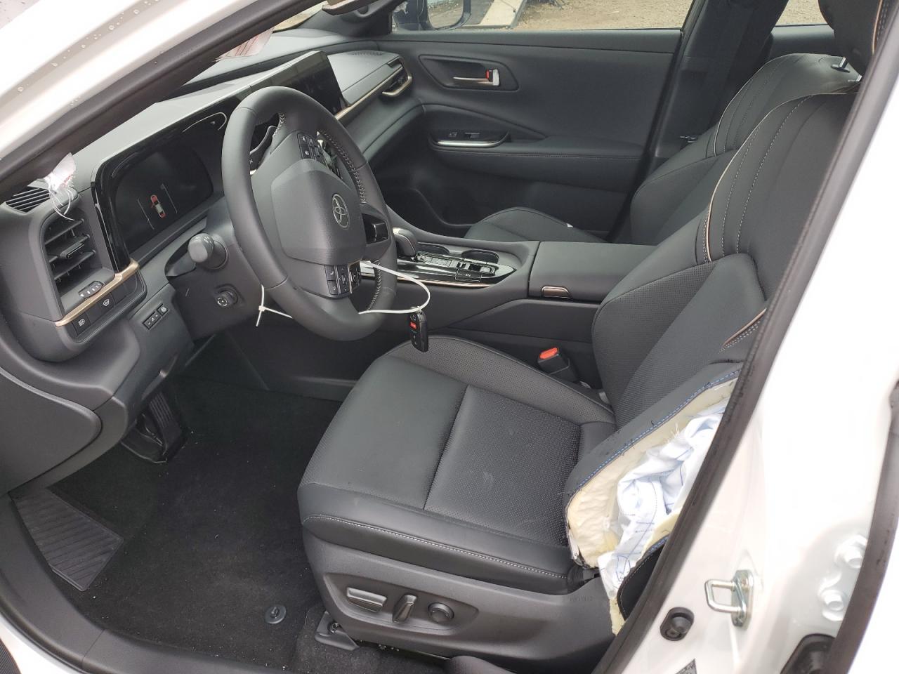 2026 Toyota Crown Platinum VIN: JTDAFAAF0T3015032 Lot: 90359235