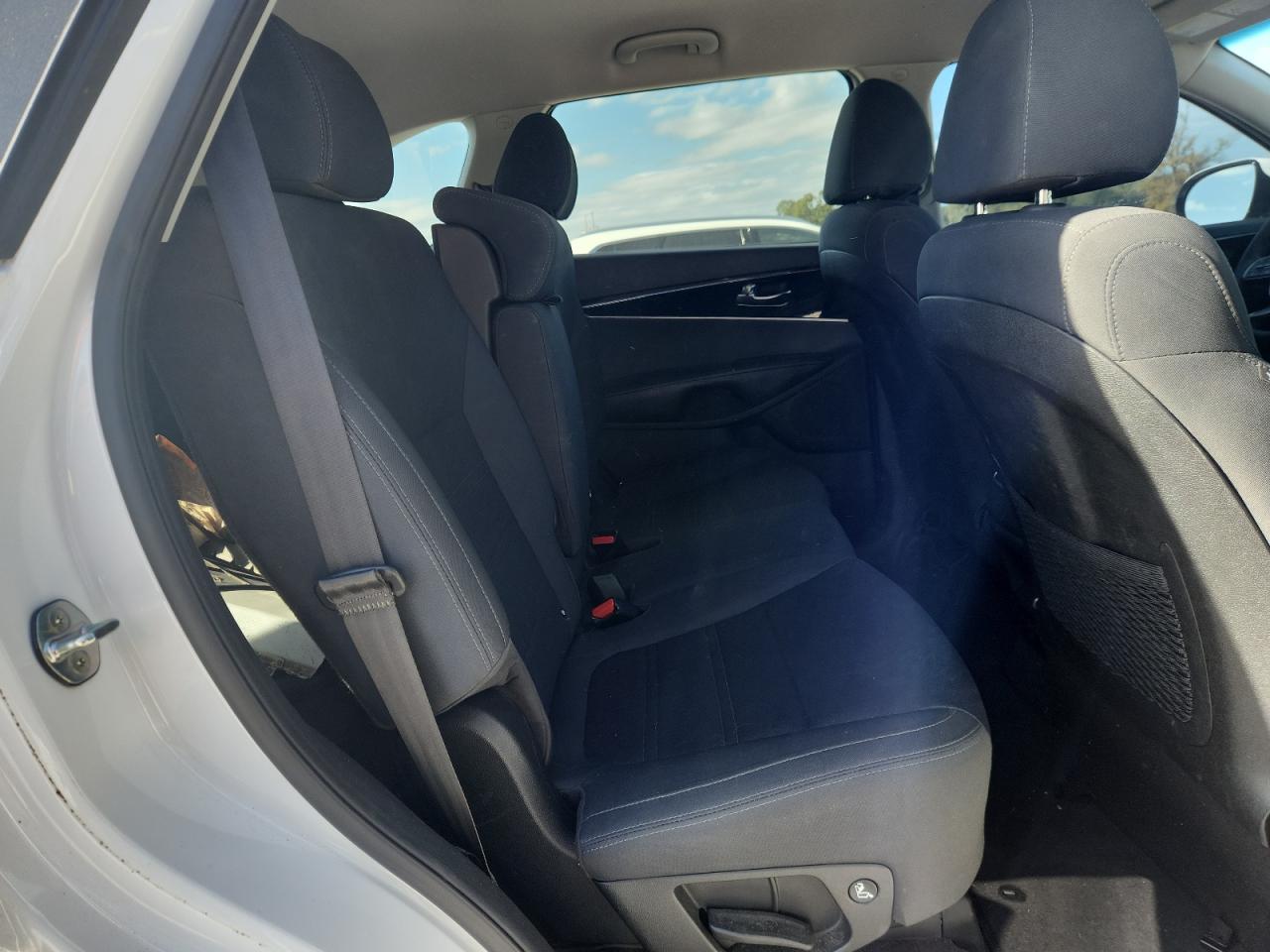 2020 Kia Sorento L VIN: 5XYPG4A37LG641803 Lot: 85180985