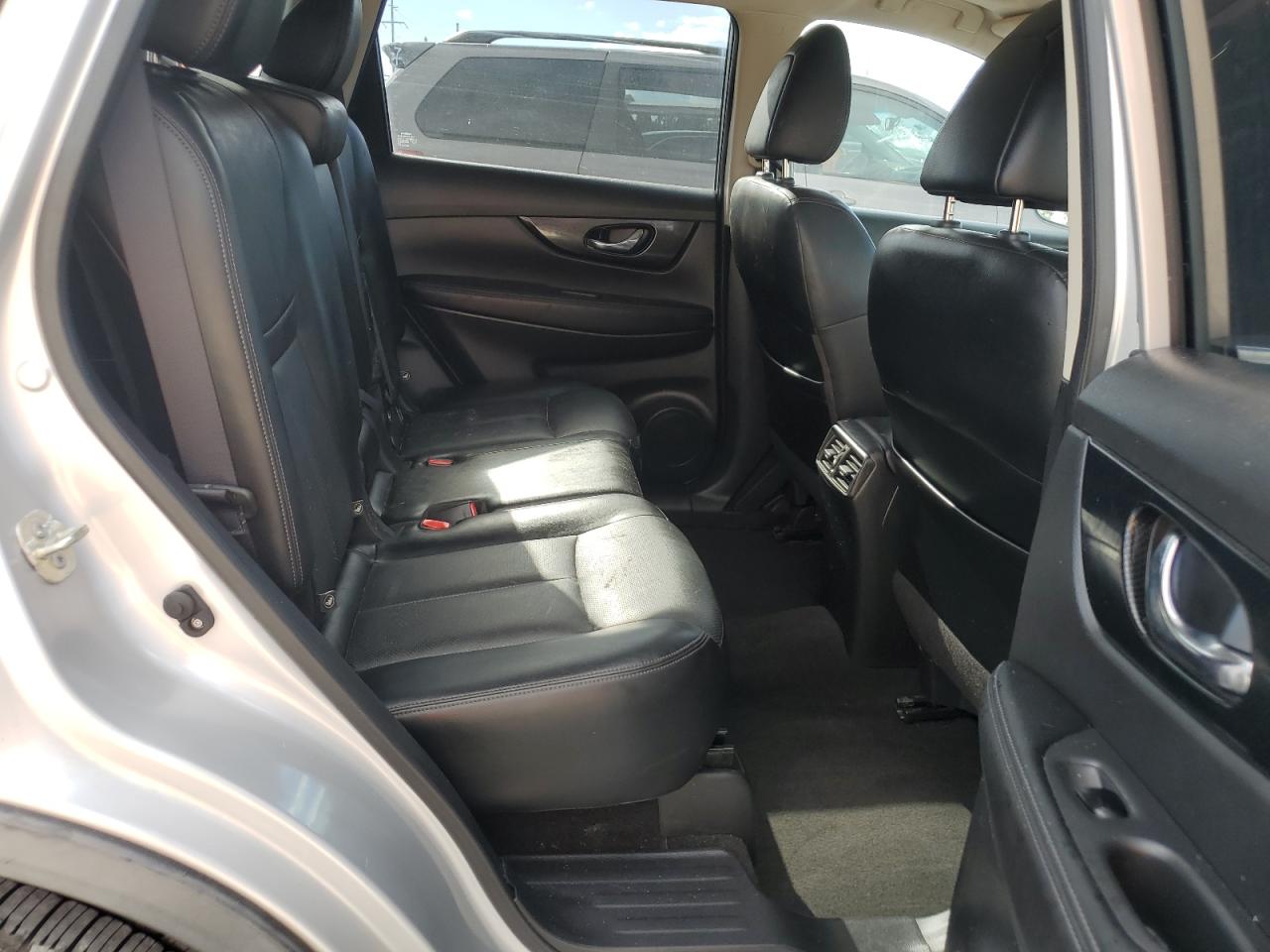 2017 Nissan Rogue S VIN: JN8AT2MT1HW404160 Lot: 85777055