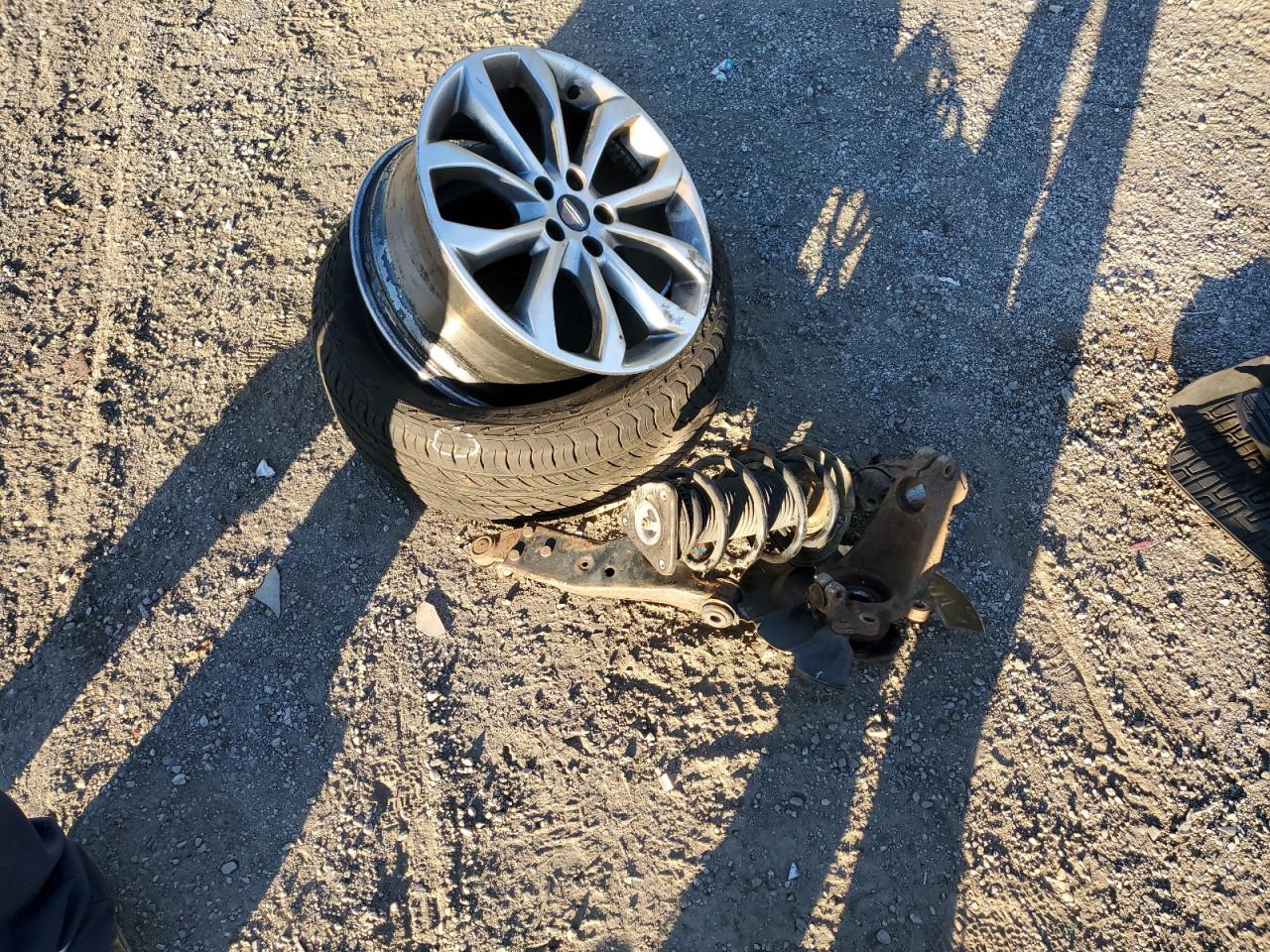 2018 Lincoln Mkc Select VIN: 5LMCJ2D92JUL07591 Lot: 84402105