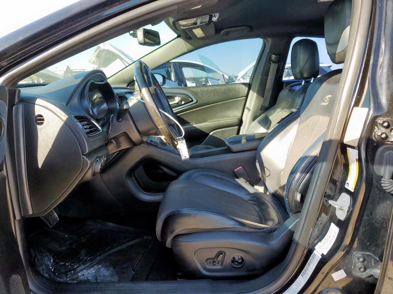 2015 Chrysler 200 S VIN: 1C3CCCBG0FN516715 Lot: 89507595