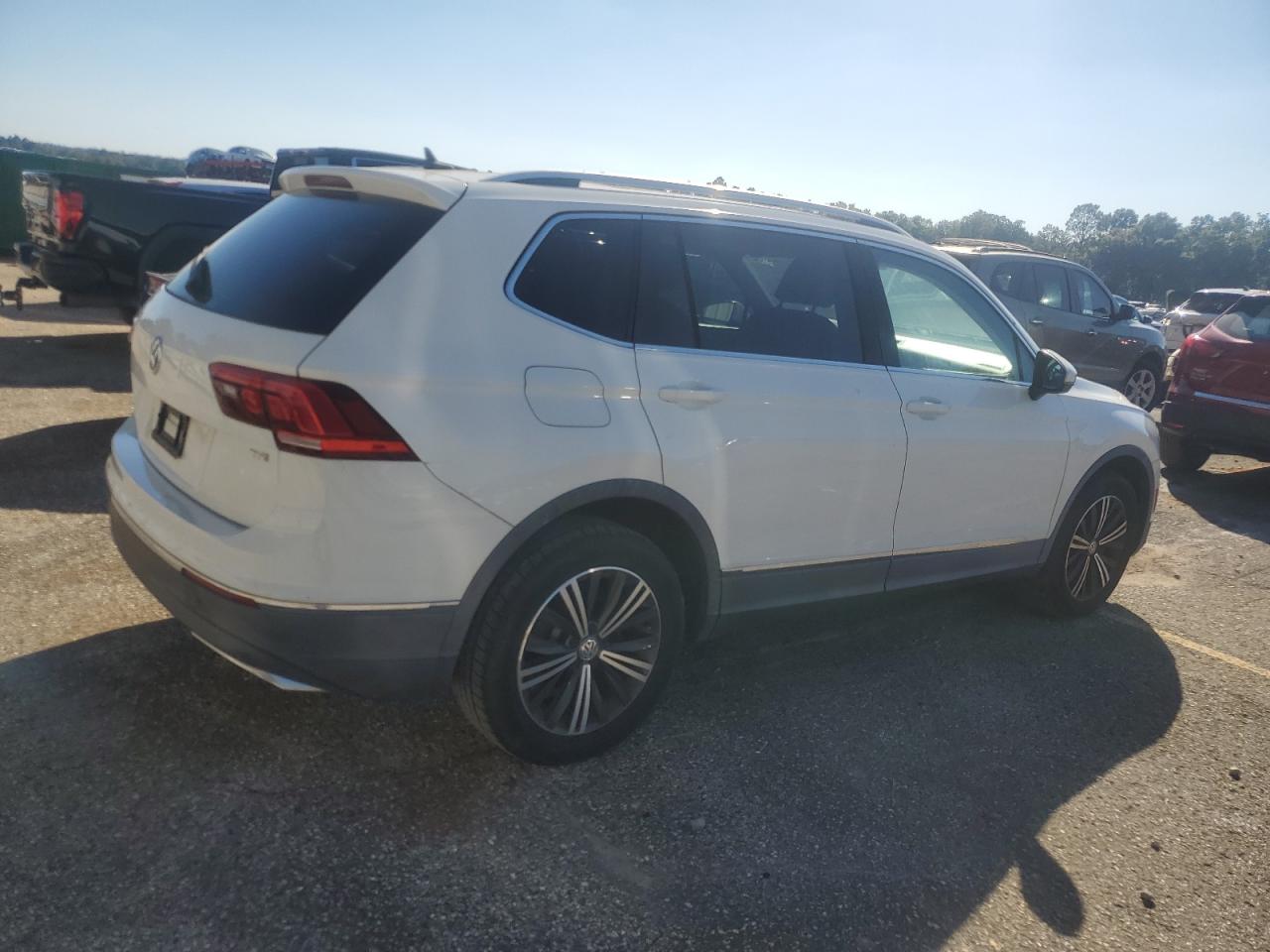 2018 Volkswagen Tiguan Se white  gas 3VV3B7AX2JM087332 photo #4