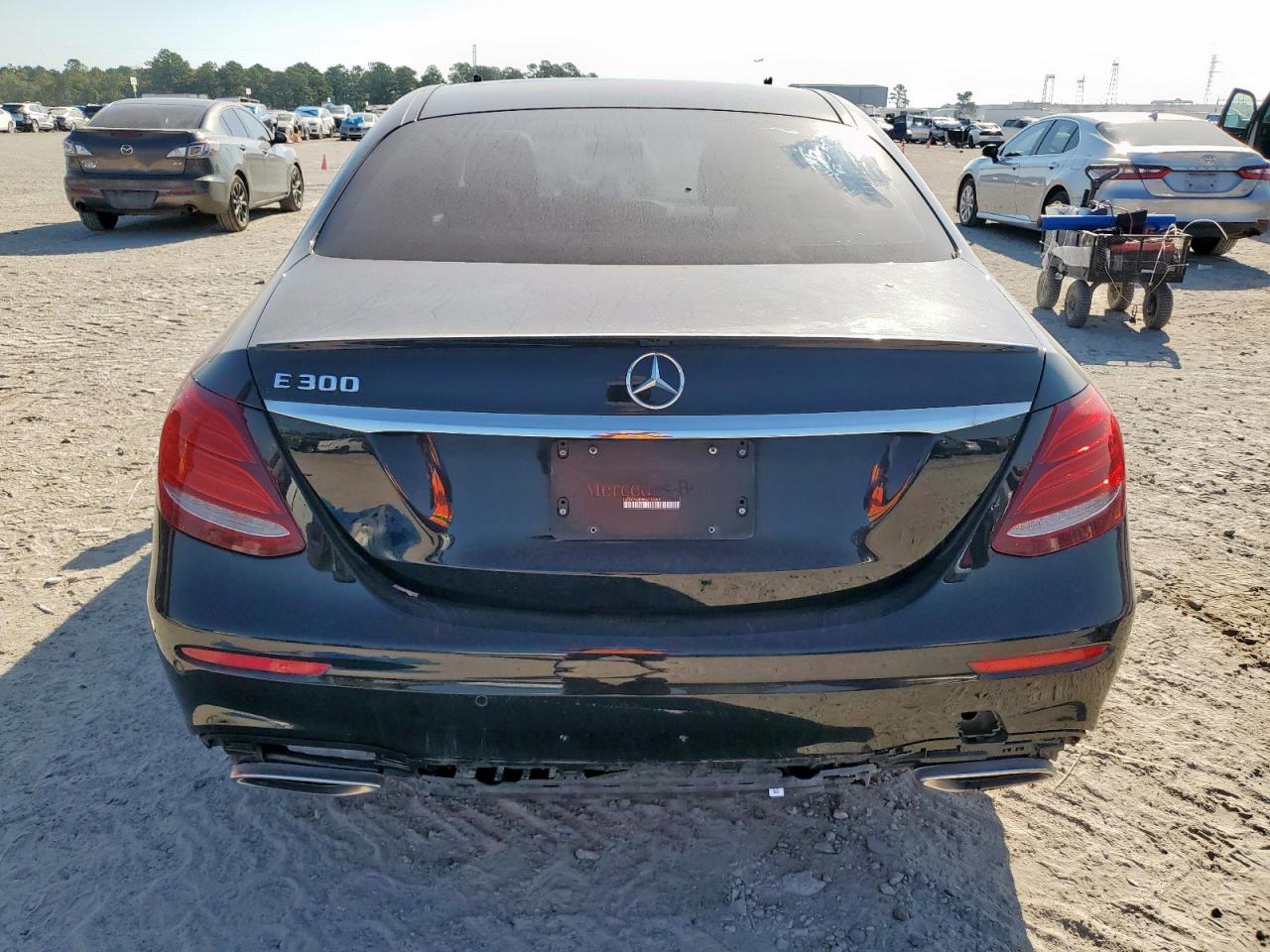 2017 Mercedes-Benz E 300 VIN: WDDZF4JB9HA119089 Lot: 85116255