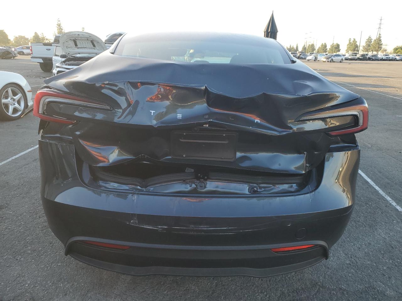 2025 Tesla Model 3 VIN: 5YJ3E1EA2SF975111 Lot: 90916985