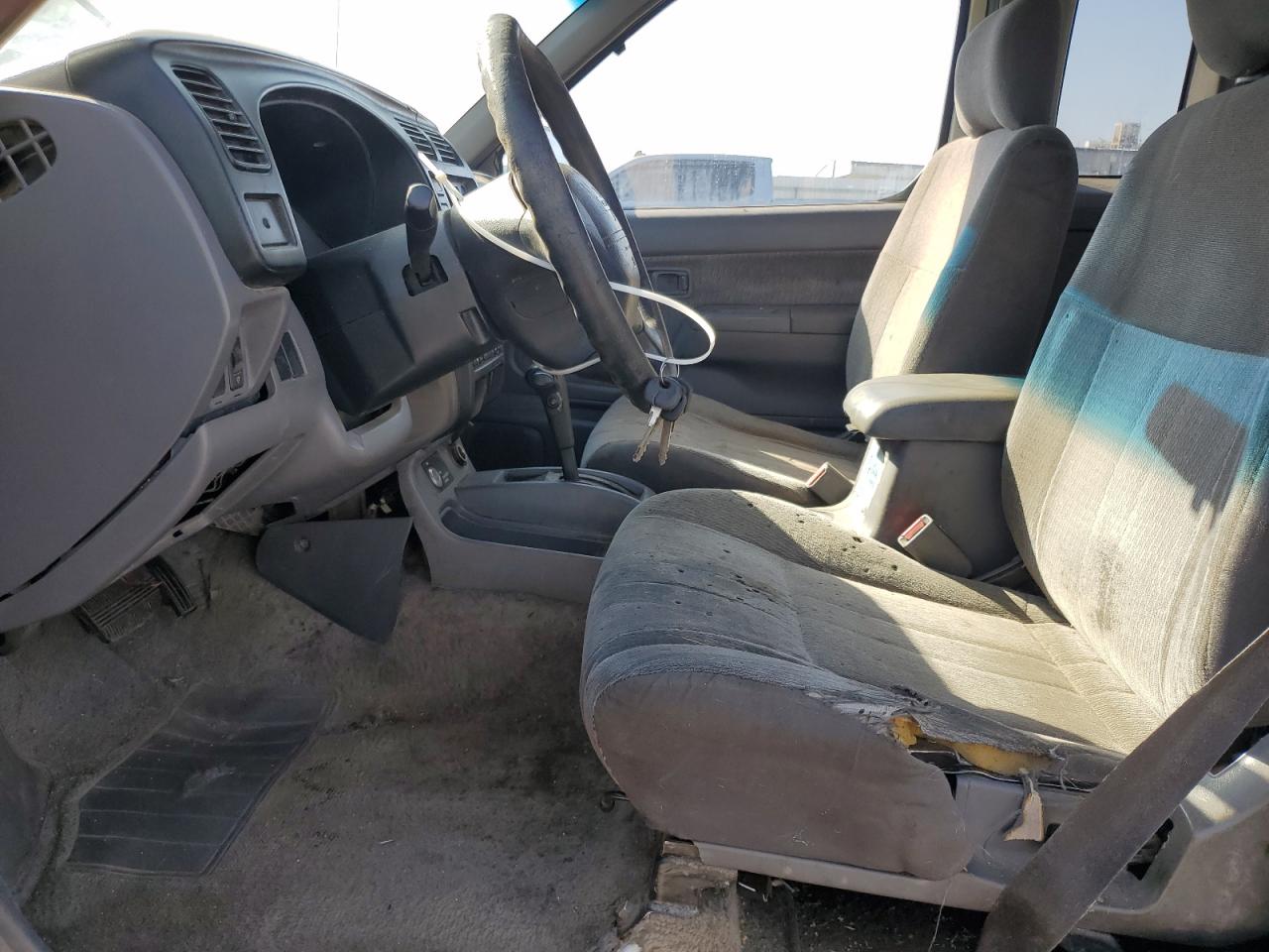 2000 Nissan Frontier King Cab Xe VIN: 1N6ED26T7YC324139 Lot: 84069425