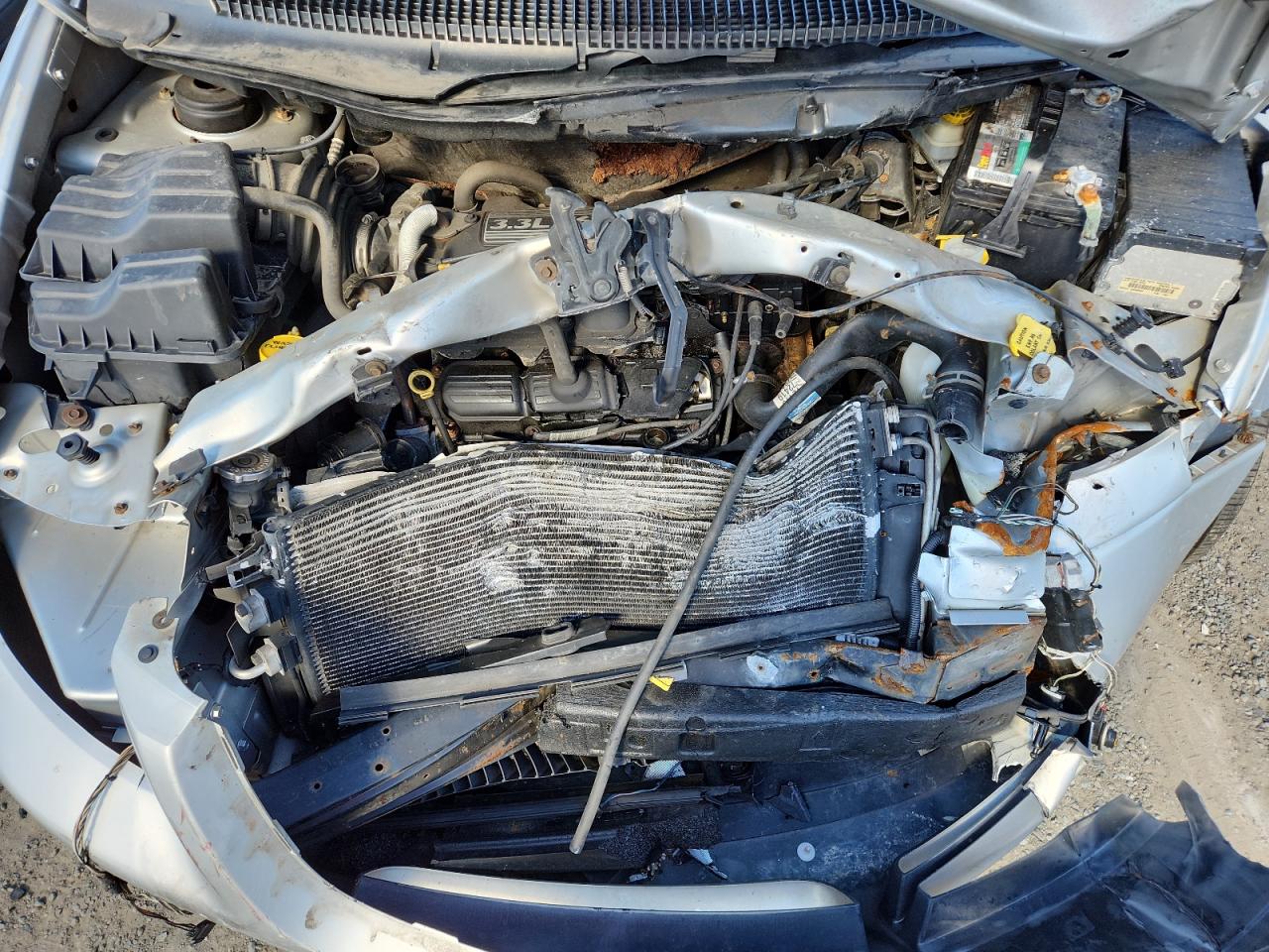 2006 Chrysler Town & Country VIN: 1A4GP45RX6B645044 Lot: 85144665