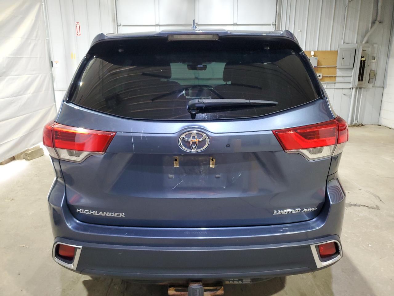 2018 Toyota Highlander Limited VIN: 5TDDZRFH7JS823595 Lot: 84950555