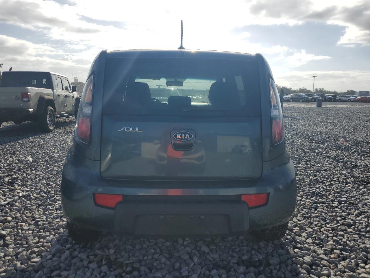2011 Kia Soul + VIN: KNDJT2A24B7309360 Lot: 85738965