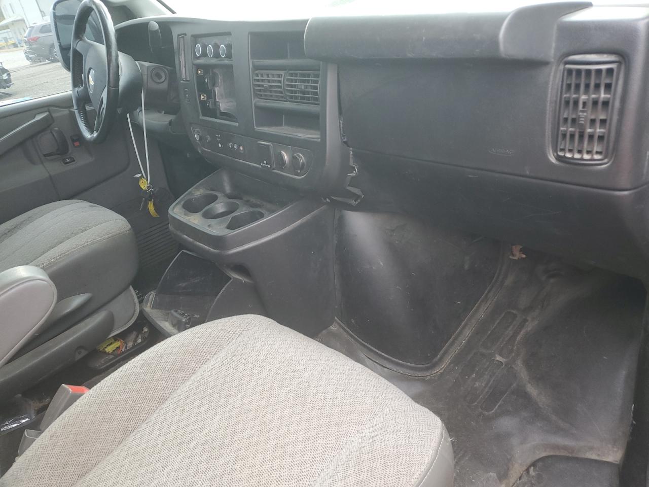 2020 Chevrolet Express G2500 VIN: 1GCWGAFG8L1237771 Lot: 89873935