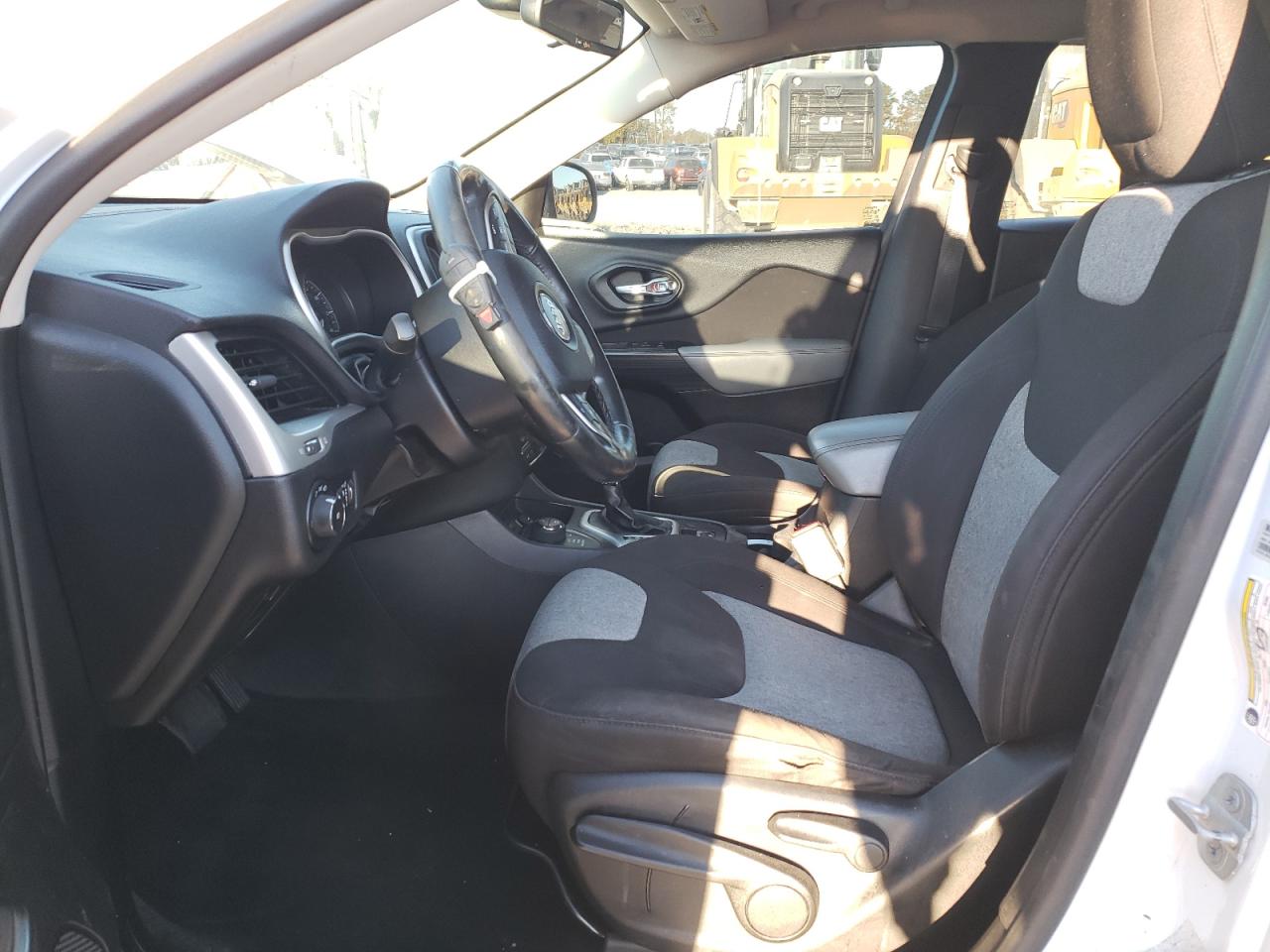 2014 Jeep Cherokee Latitude VIN: 1C4PJMCSXEW318096 Lot: 82517595