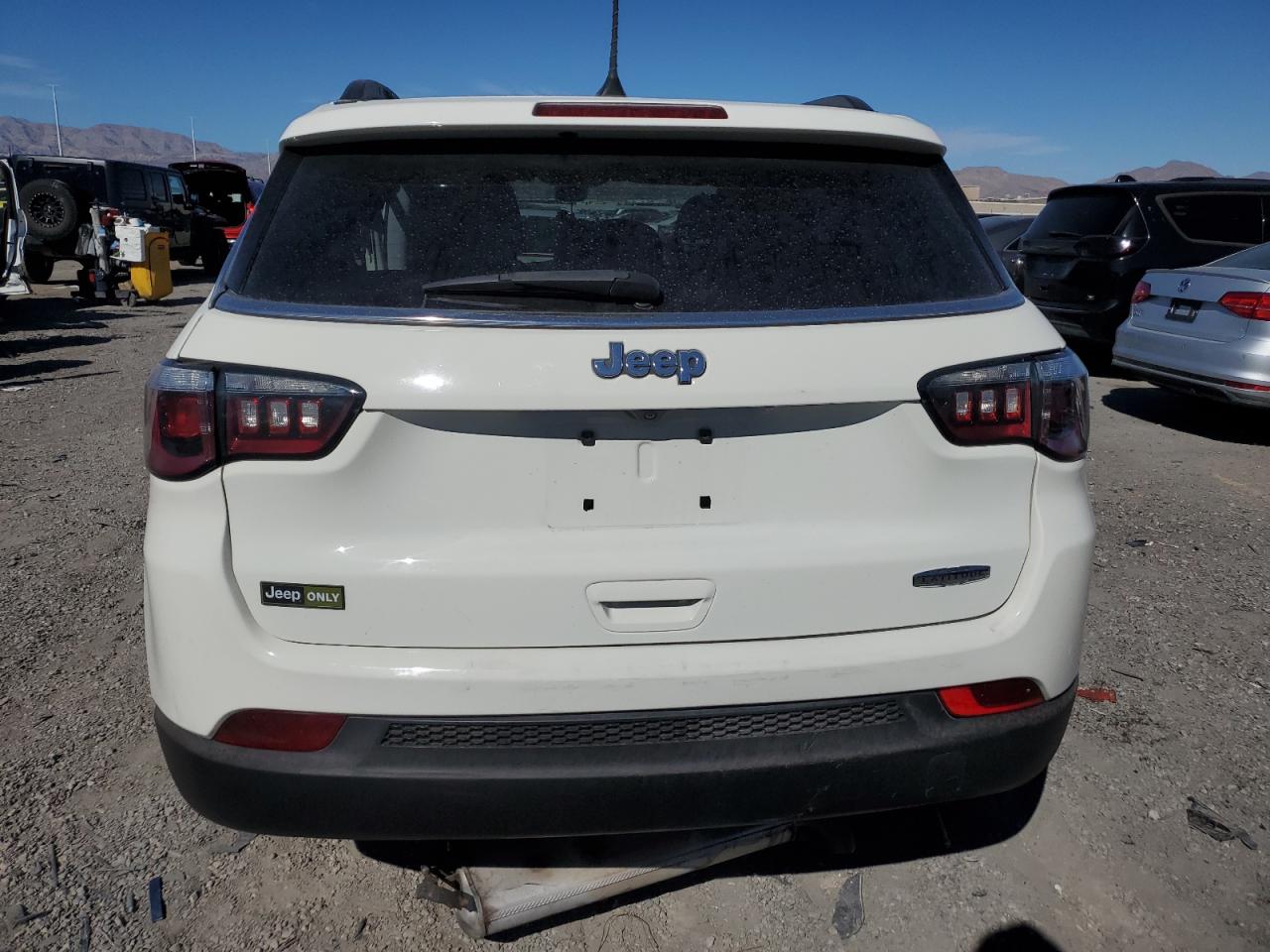 2017 Jeep Compass Latitude VIN: 3C4NJCBB4HT694046 Lot: 87307115