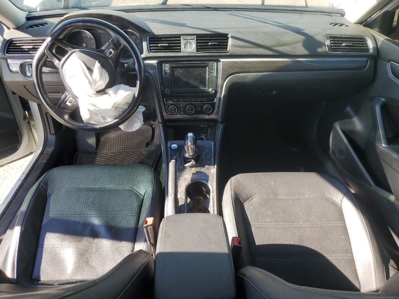 2017 Volkswagen Passat Se VIN: 1VWBT7A3XHC038585 Lot: 85599675