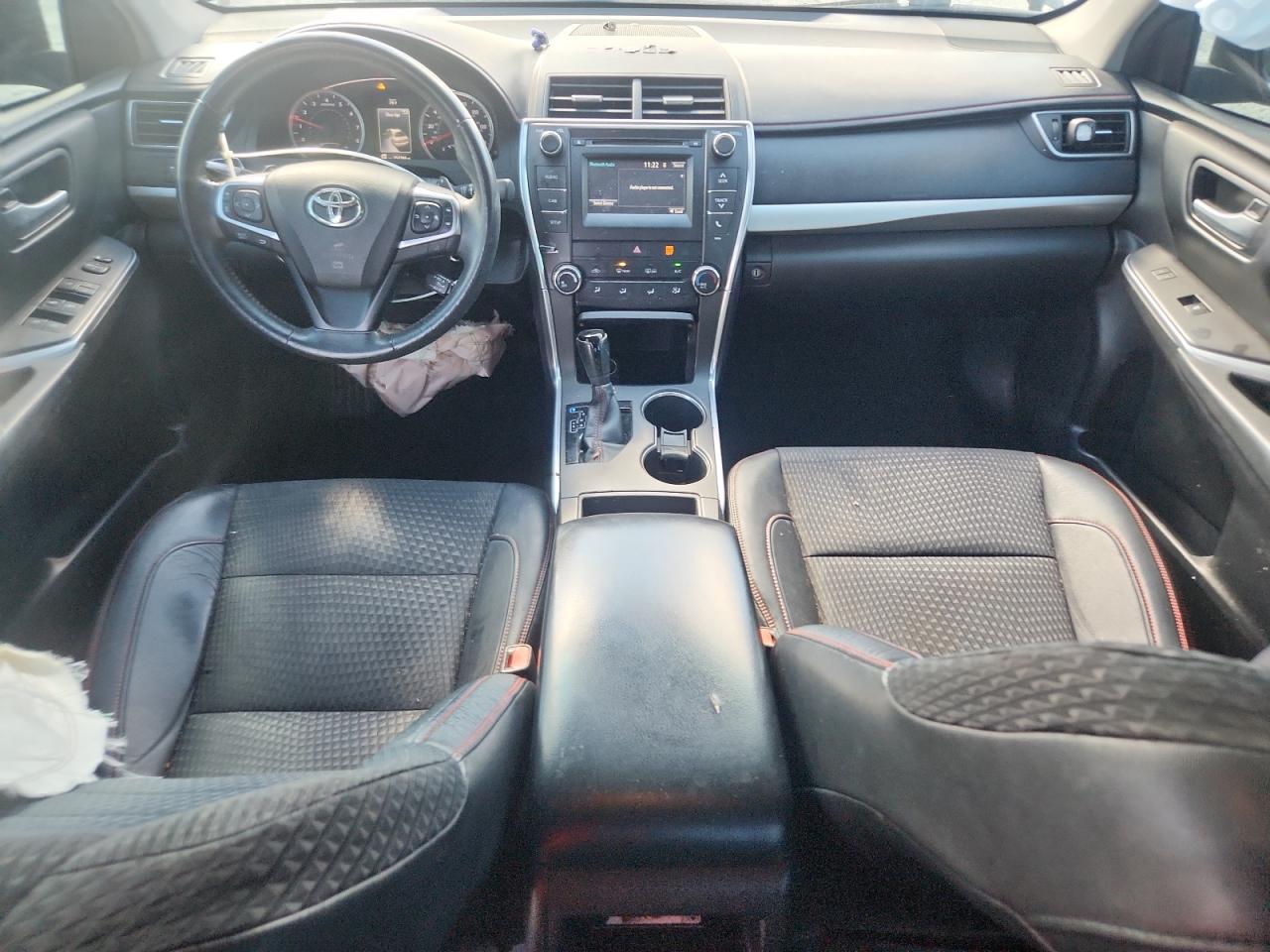 2015 Toyota Camry Le VIN: 4T1BF1FKXFU484505 Lot: 85877995