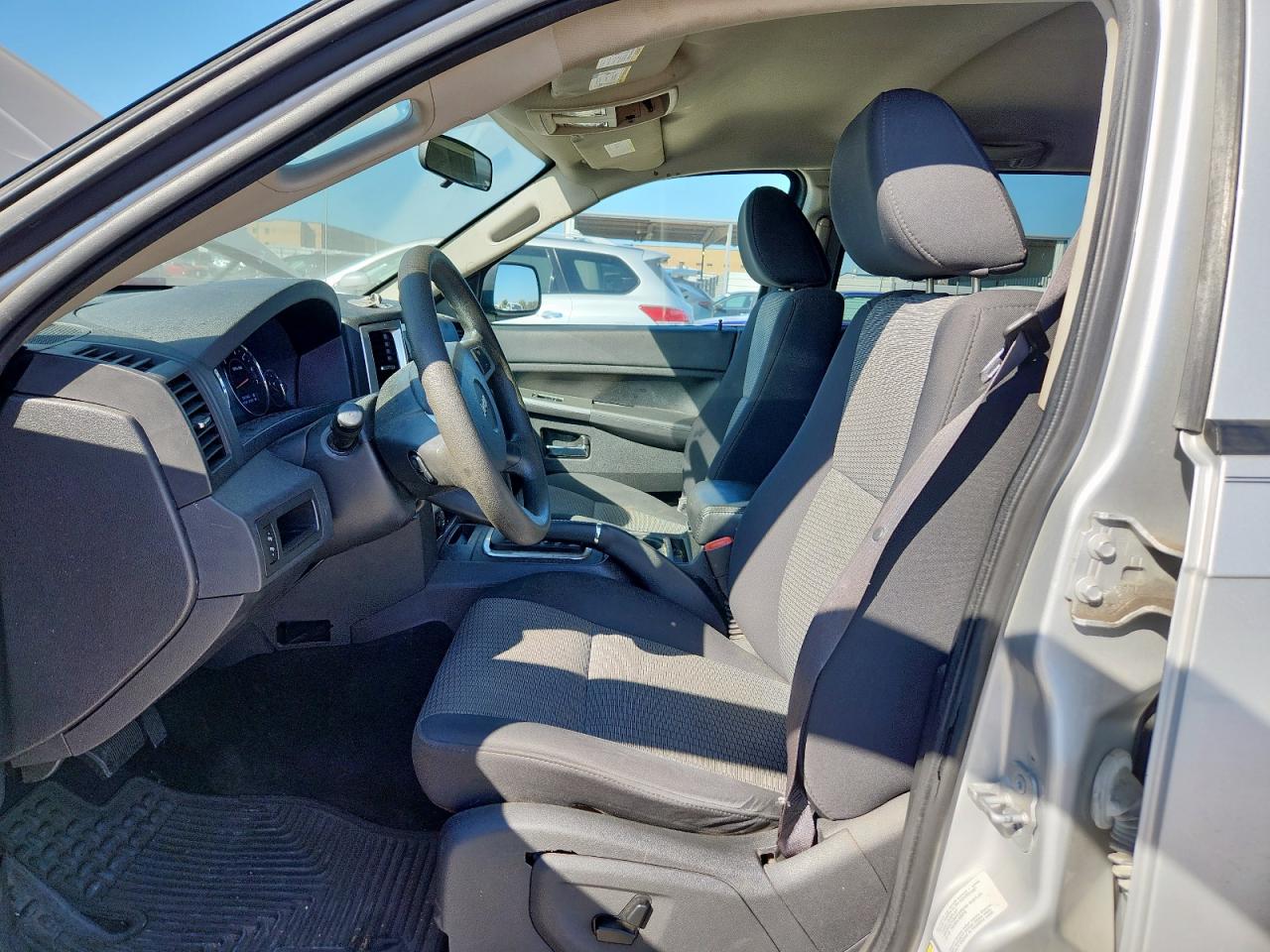 2010 Jeep Grand Cherokee Laredo VIN: 1J4PR4GK8AC120903 Lot: 84360235