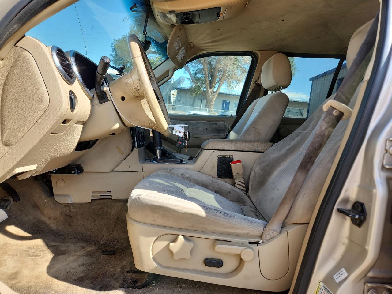 2006 Ford Explorer Xlt VIN: 1FMEU73E96UB73359 Lot: 85275375