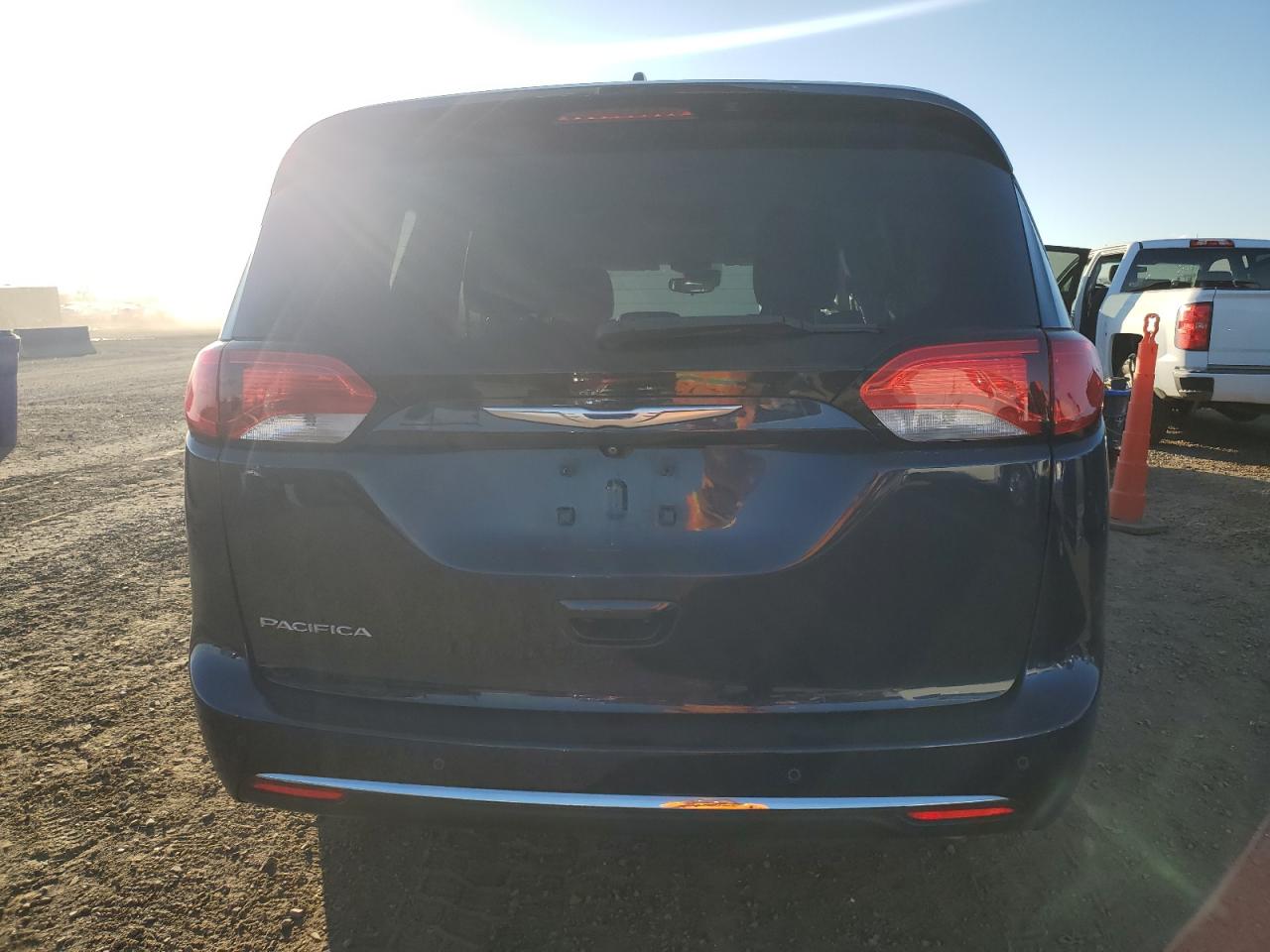 2018 Chrysler Pacifica Touring L VIN: 2C4RC1BG8JR107190 Lot: 82507735