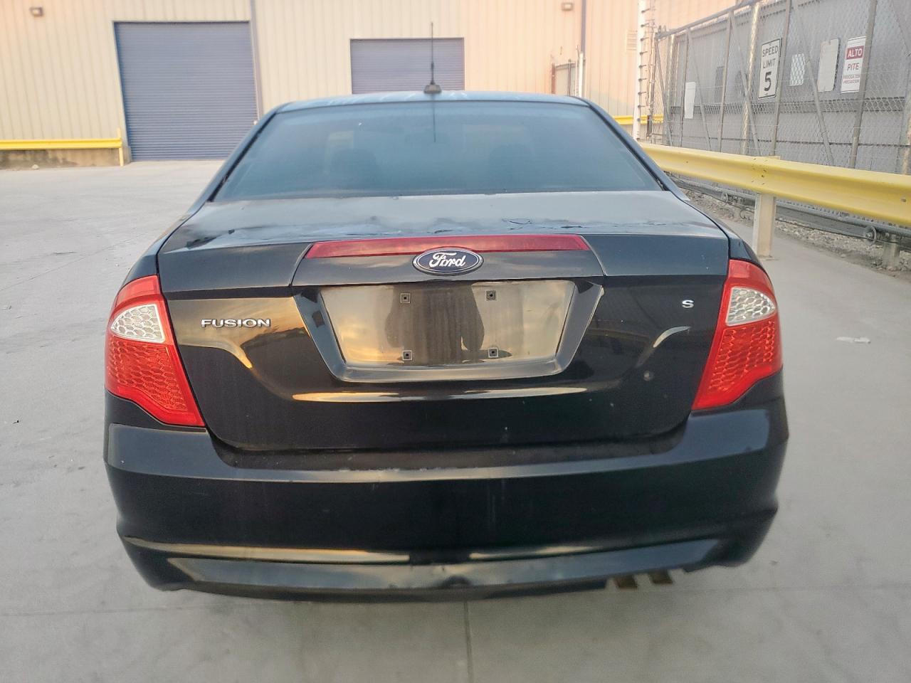 2010 Ford Fusion S VIN: 3FAHP0GA3AR187884 Lot: 85785545